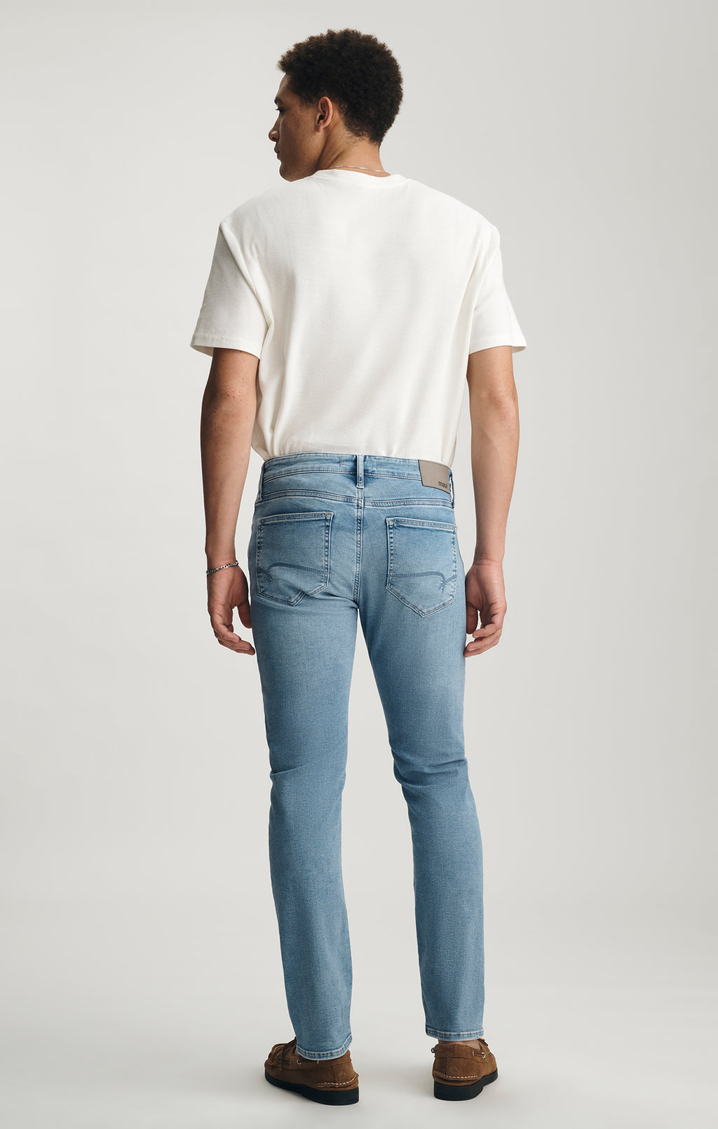 MARCUS SLIM STRAIGHT LEG IN LIGHT BLUE FEATHER BLUE - Mavi Jeans