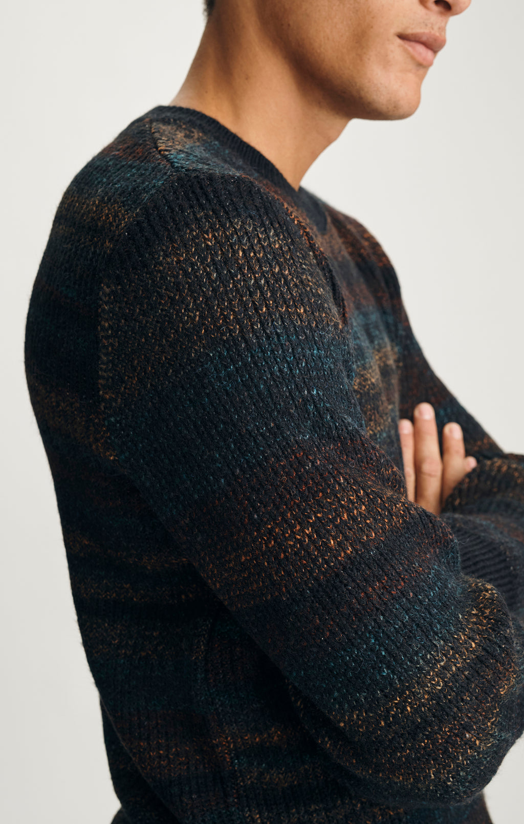 STRIPED CREW NECK SWEATER IN COPEN BLUE