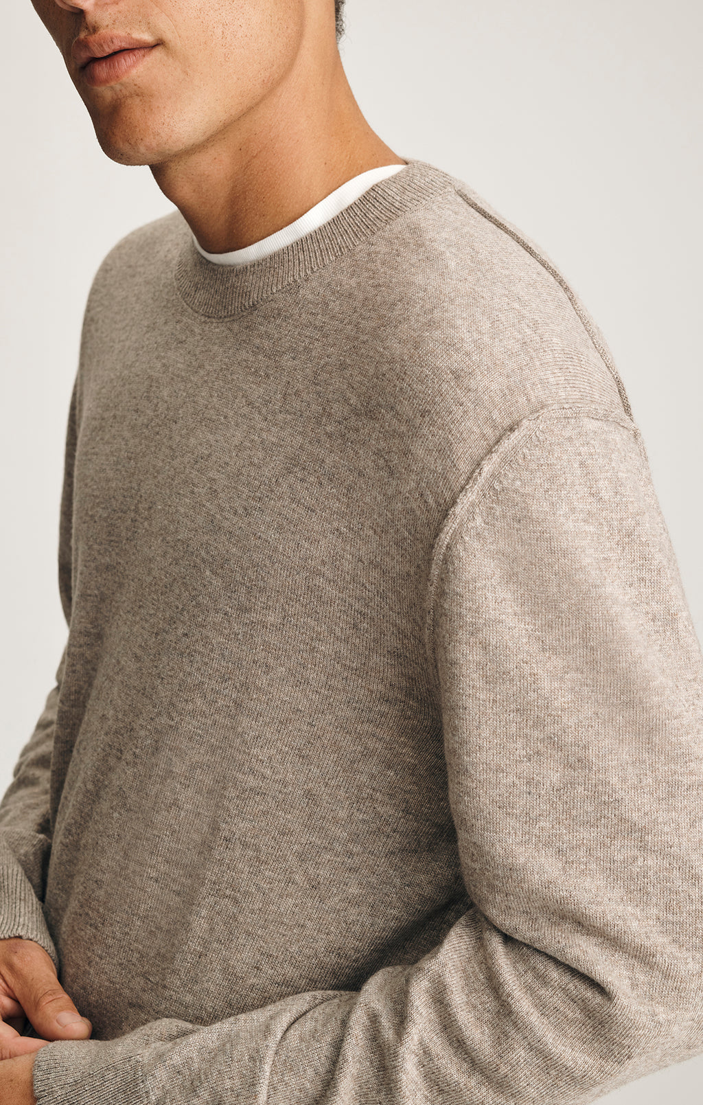 EDITION LONG SLEEVE CREW NECK SWEATER IN OATMEAL MELANGE