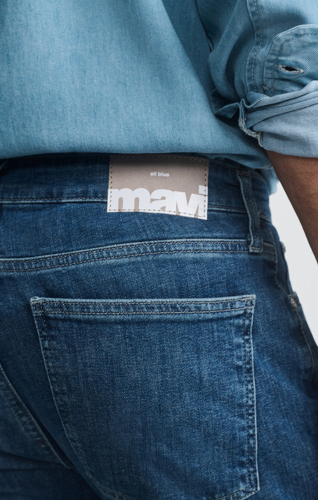 ZACH STRAIGHT LEG IN DEEP USED CLASSIC BLUE - Mavi Jeans