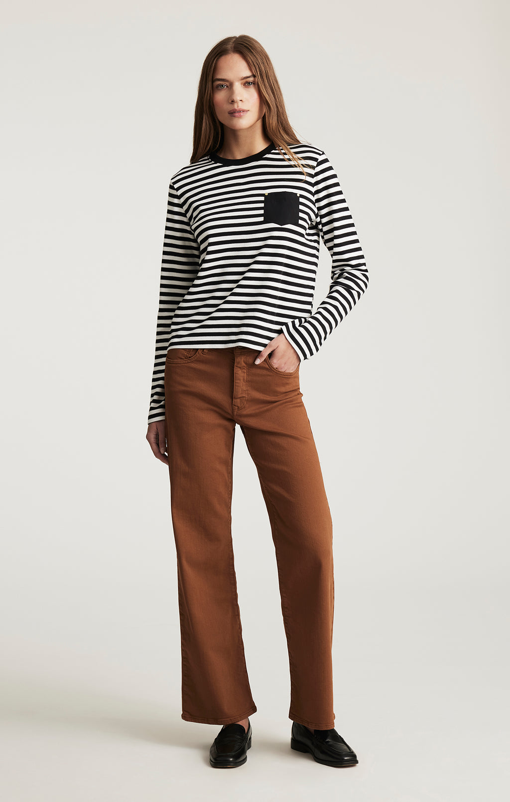 ONE POCKET LONG SLEEVE T-SHIRT IN BLACK WHITE STRIPE