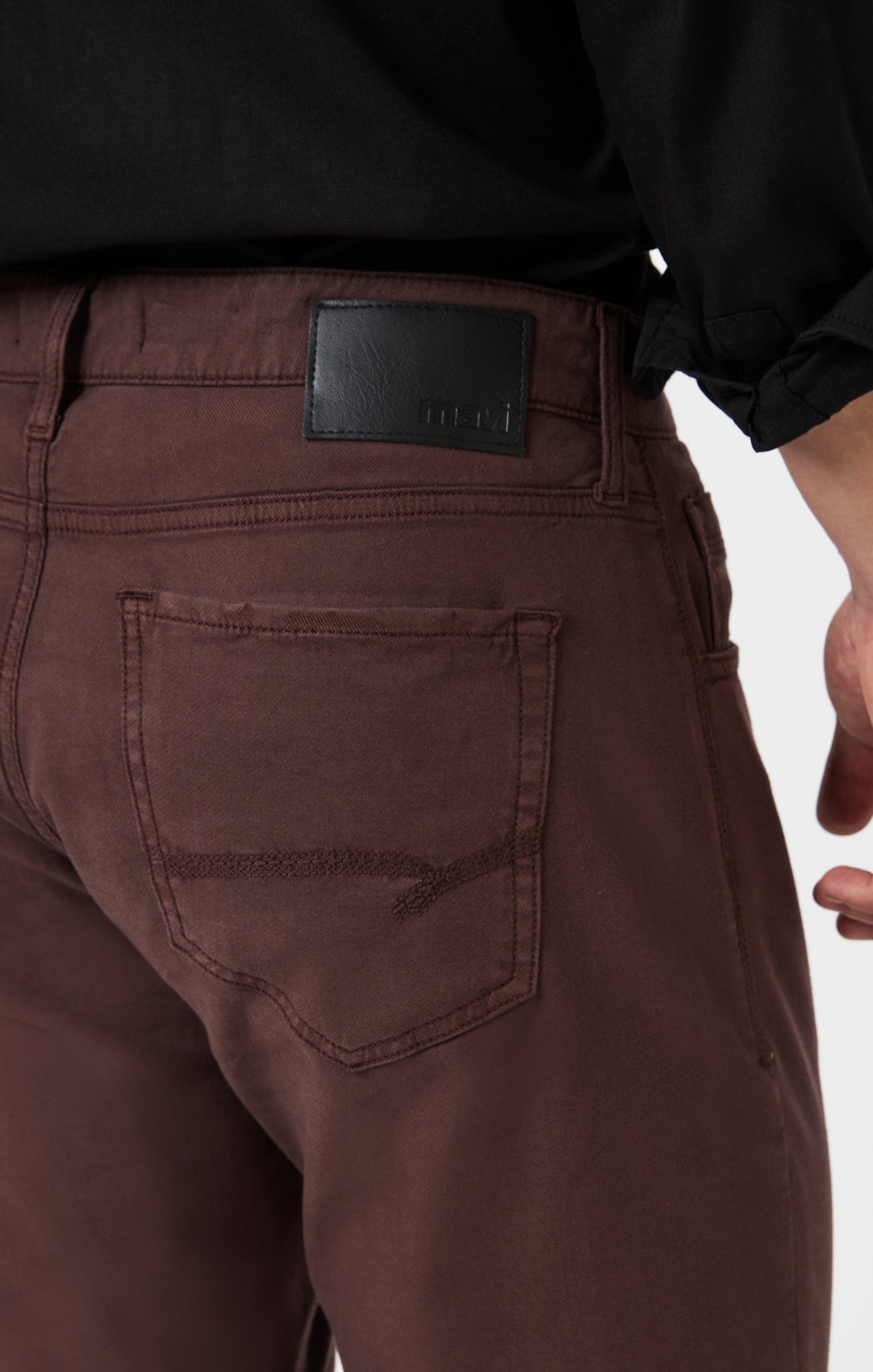 MARCUS SLIM STRAIGHT LEG IN CURRANT LUXE TWILL - Mavi Jeans