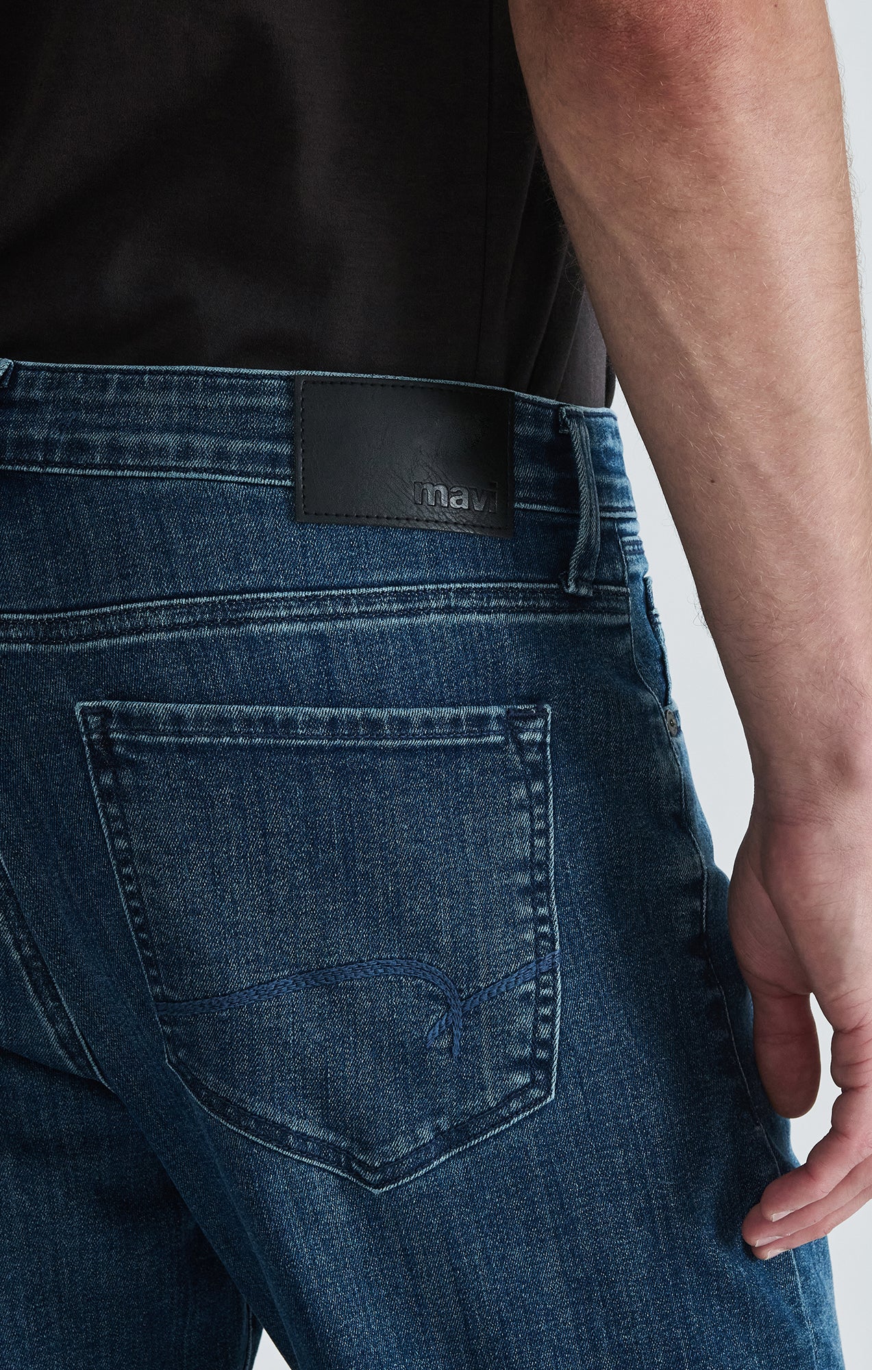 MATT RELAXED STRAIGHT LEG IN DEEP BRUSHED WILLIAMSBURG - Mavi Jeans