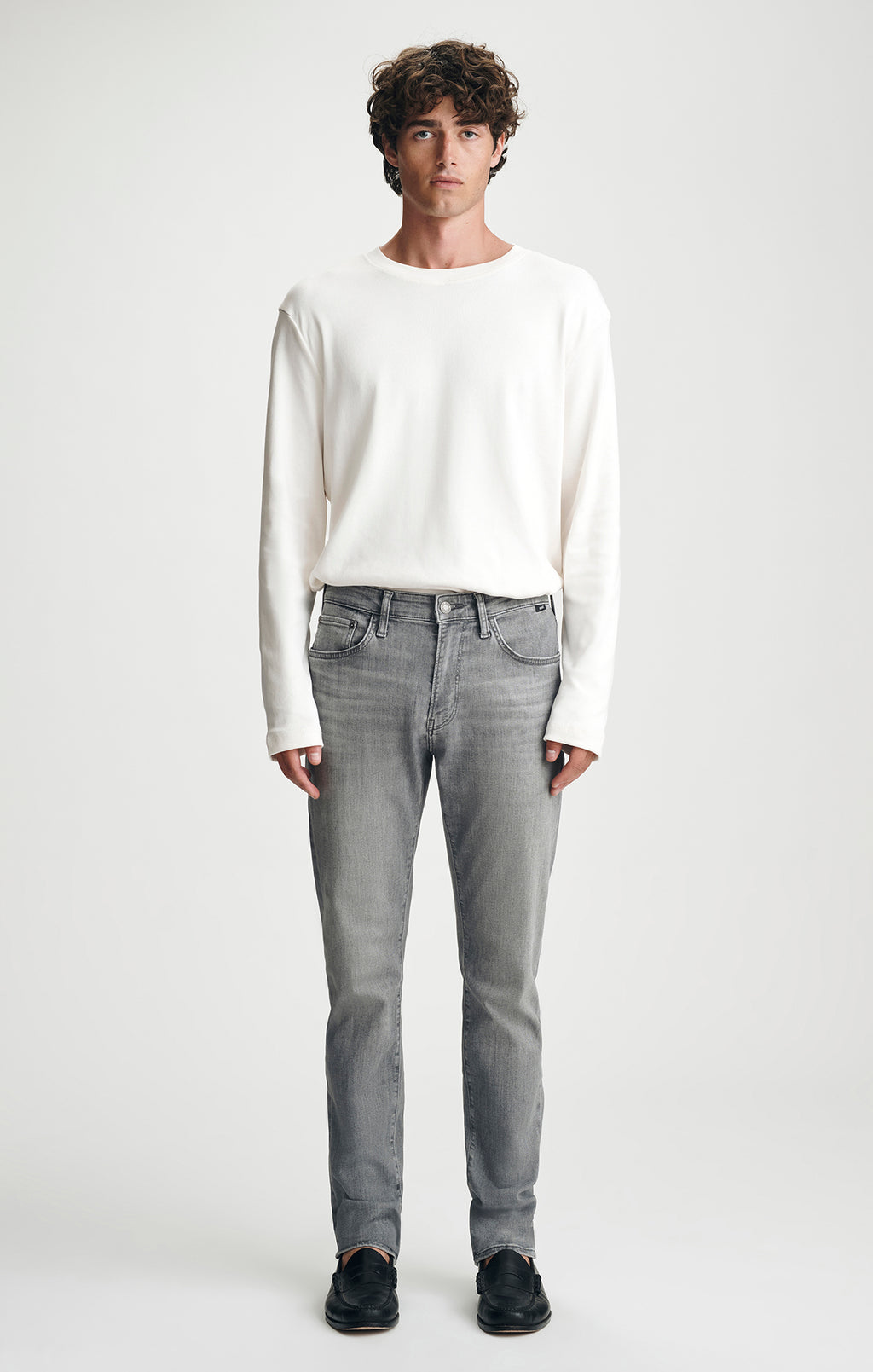 MARCUS SLIM STRAIGHT LEG IN LT SMOKE FEATHER BLUE - Mavi Jeans