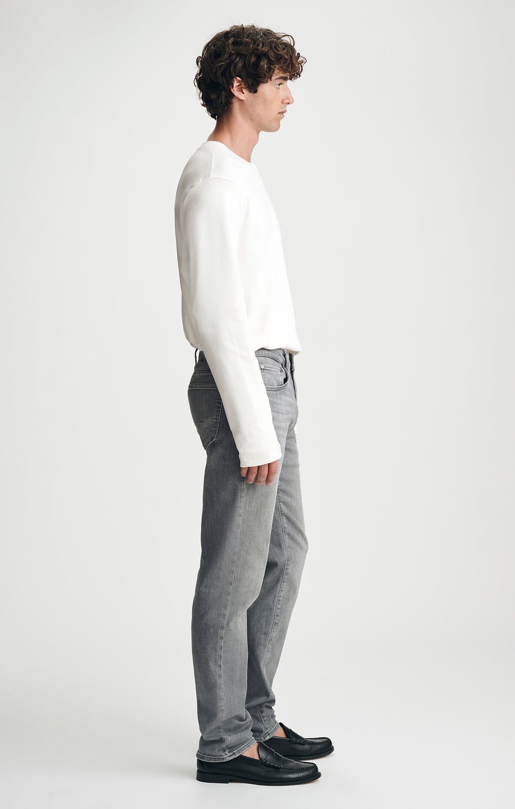 MARCUS SLIM STRAIGHT LEG IN LT SMOKE FEATHER BLUE - Mavi Jeans