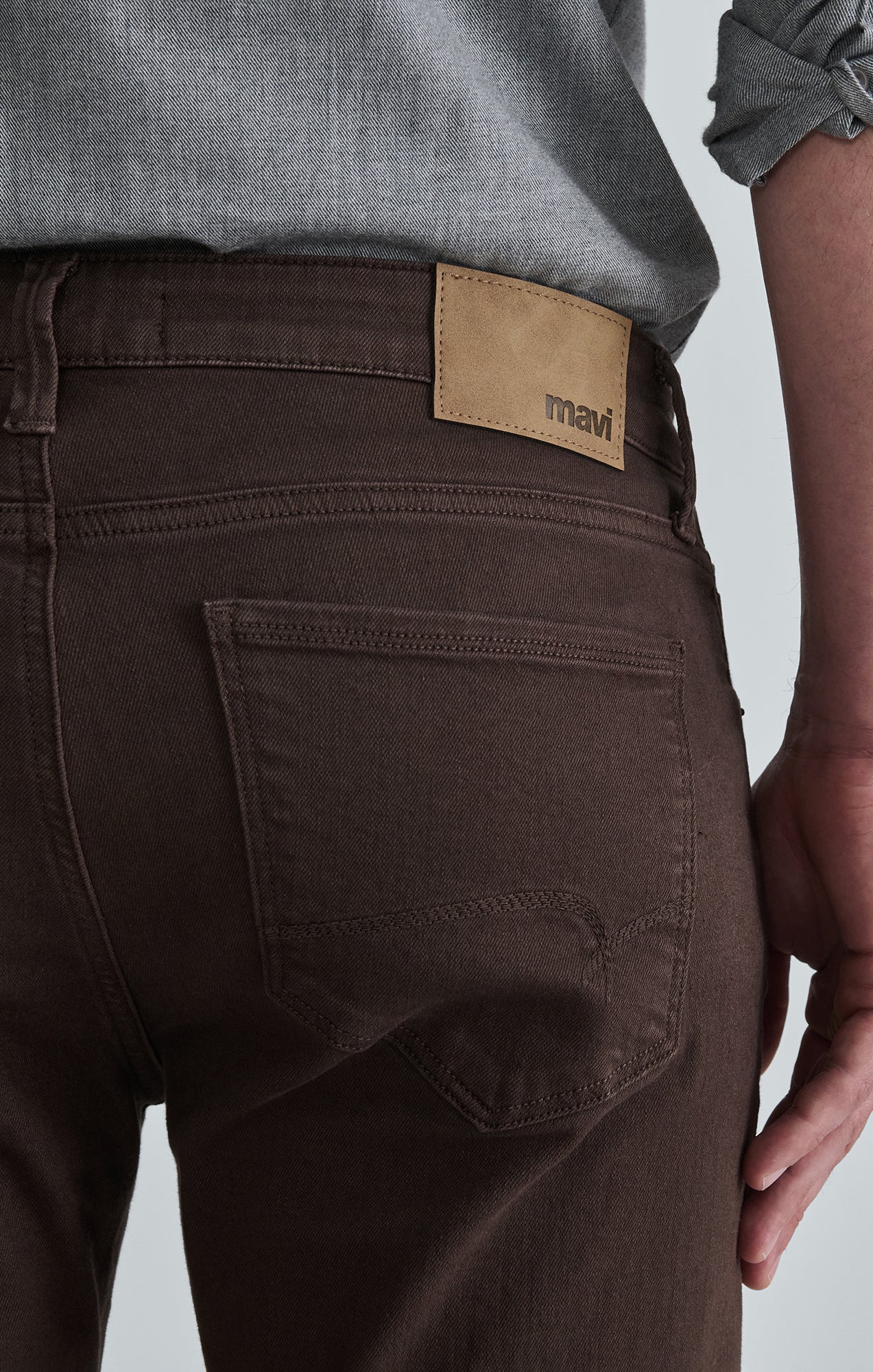 MARCUS SLIM STRAIGHT LEG IN BROWN DENIM - Mavi Jeans