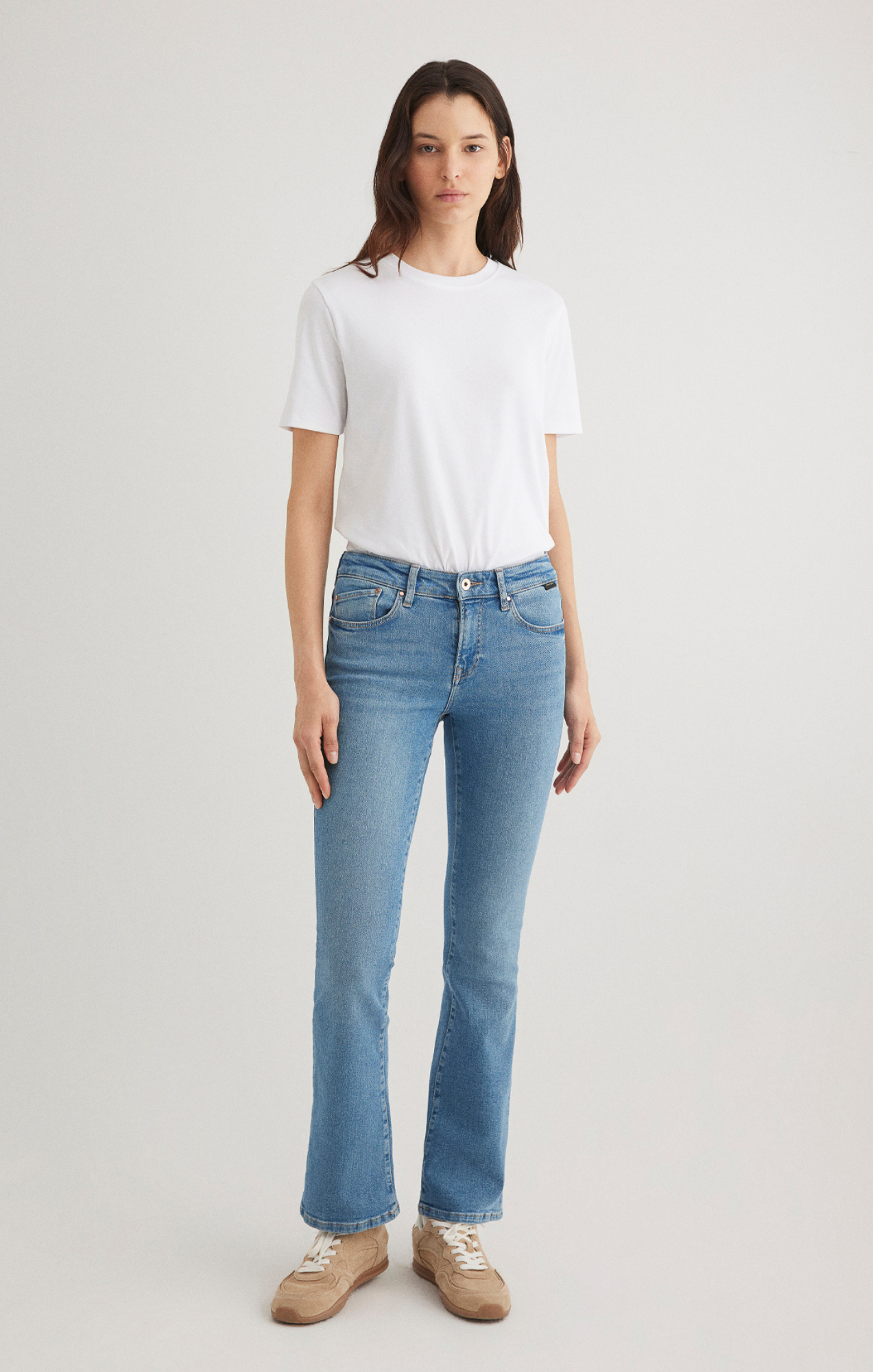 CASUAL SHORT SLEEVE CREW NECK T-SHIRT IN WHITE - Mavi Jeans