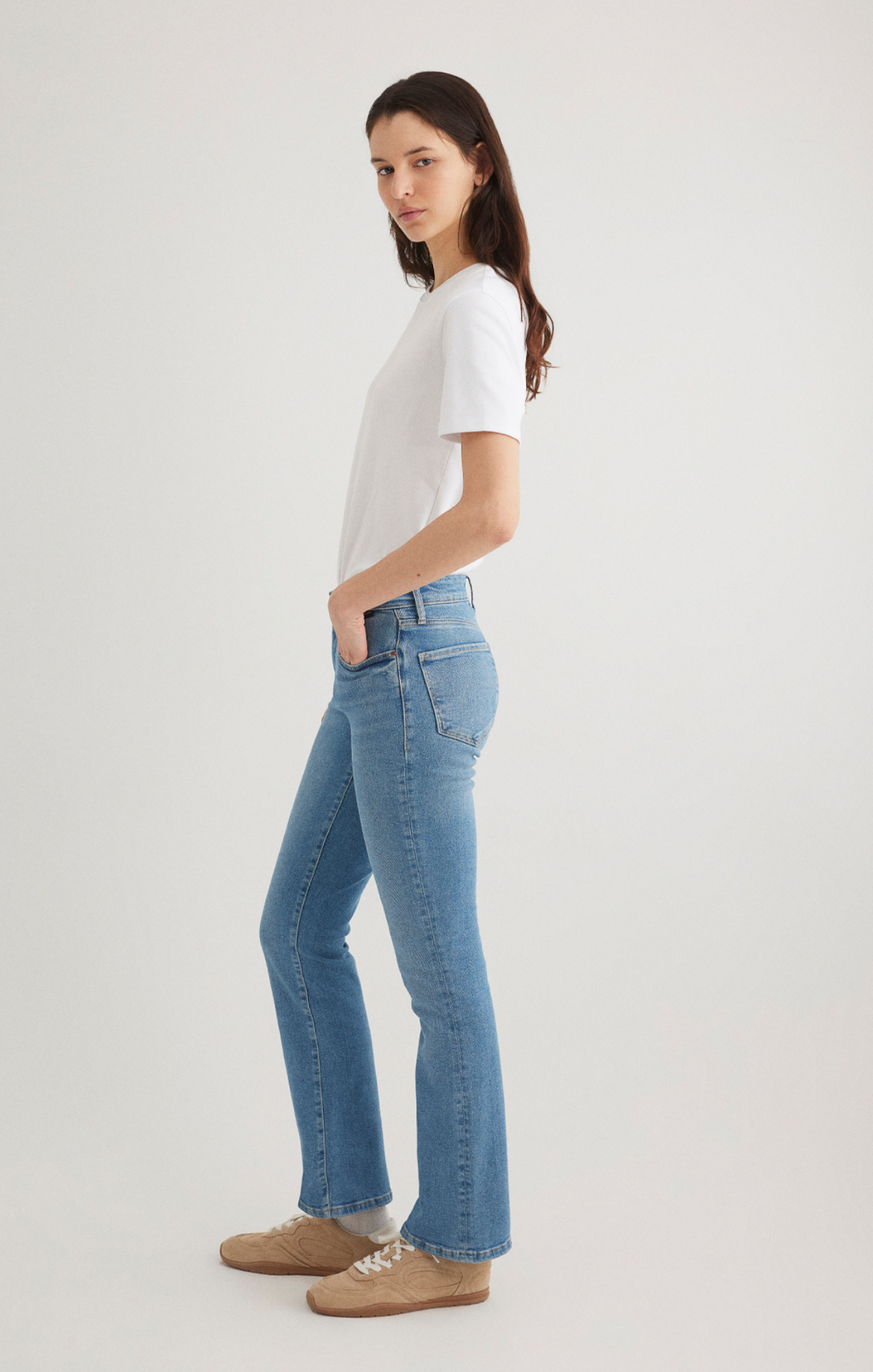 CASUAL SHORT SLEEVE CREW NECK T-SHIRT IN WHITE - Mavi Jeans