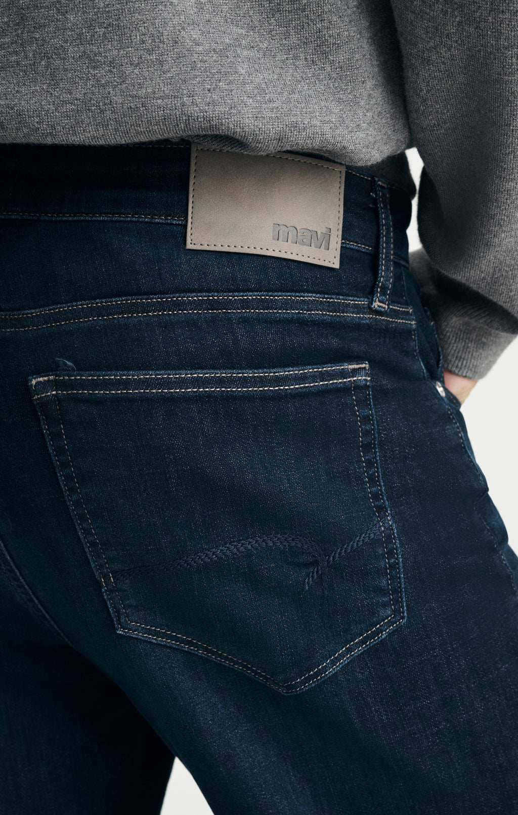 ZACH STRAIGHT LEG IN RINSE BRUSHED FEATHER BLUE - Mavi Jeans