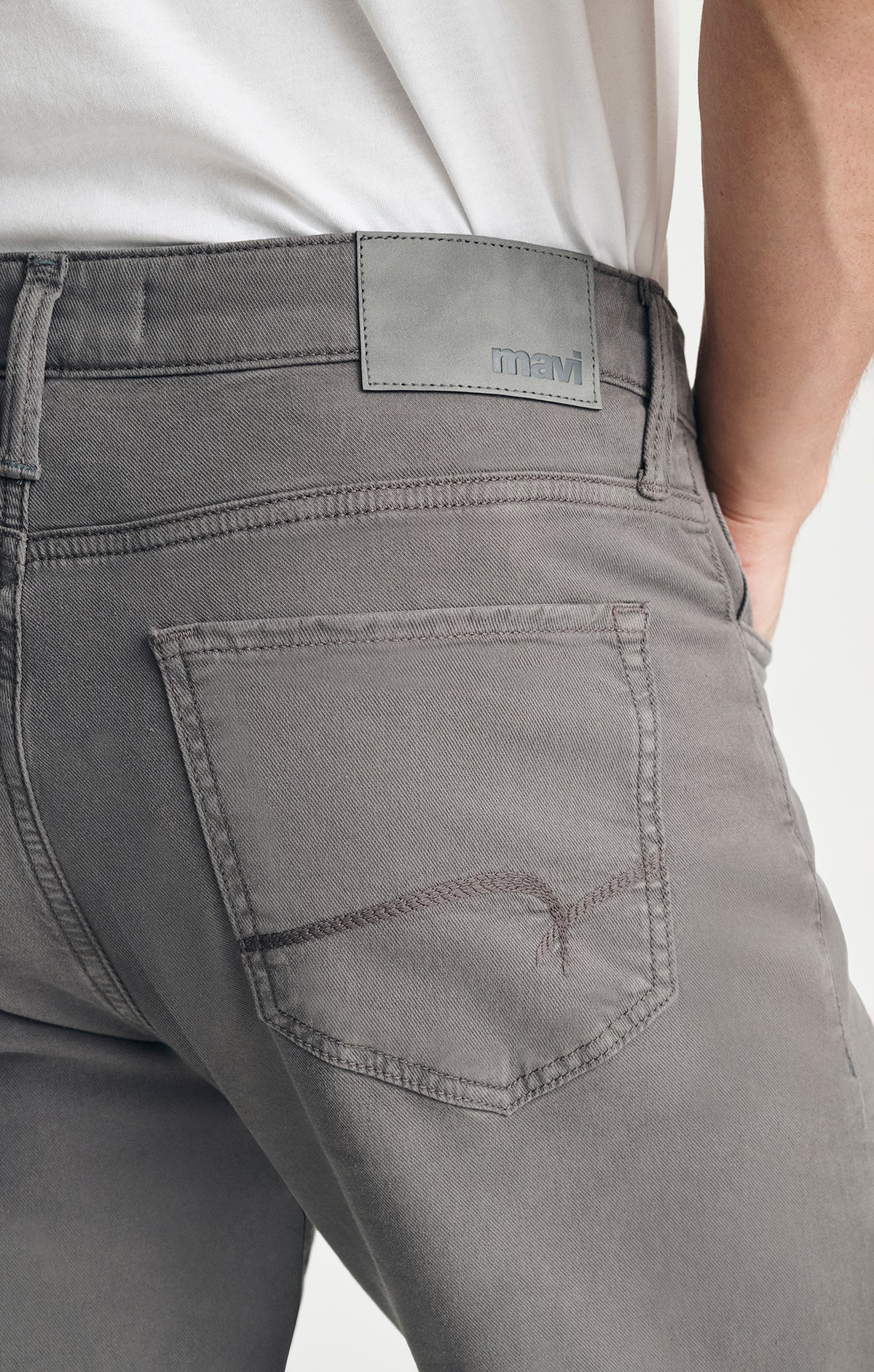 ZACH STRAIGHT LEG IN GRIFFIN LUXE TWILL