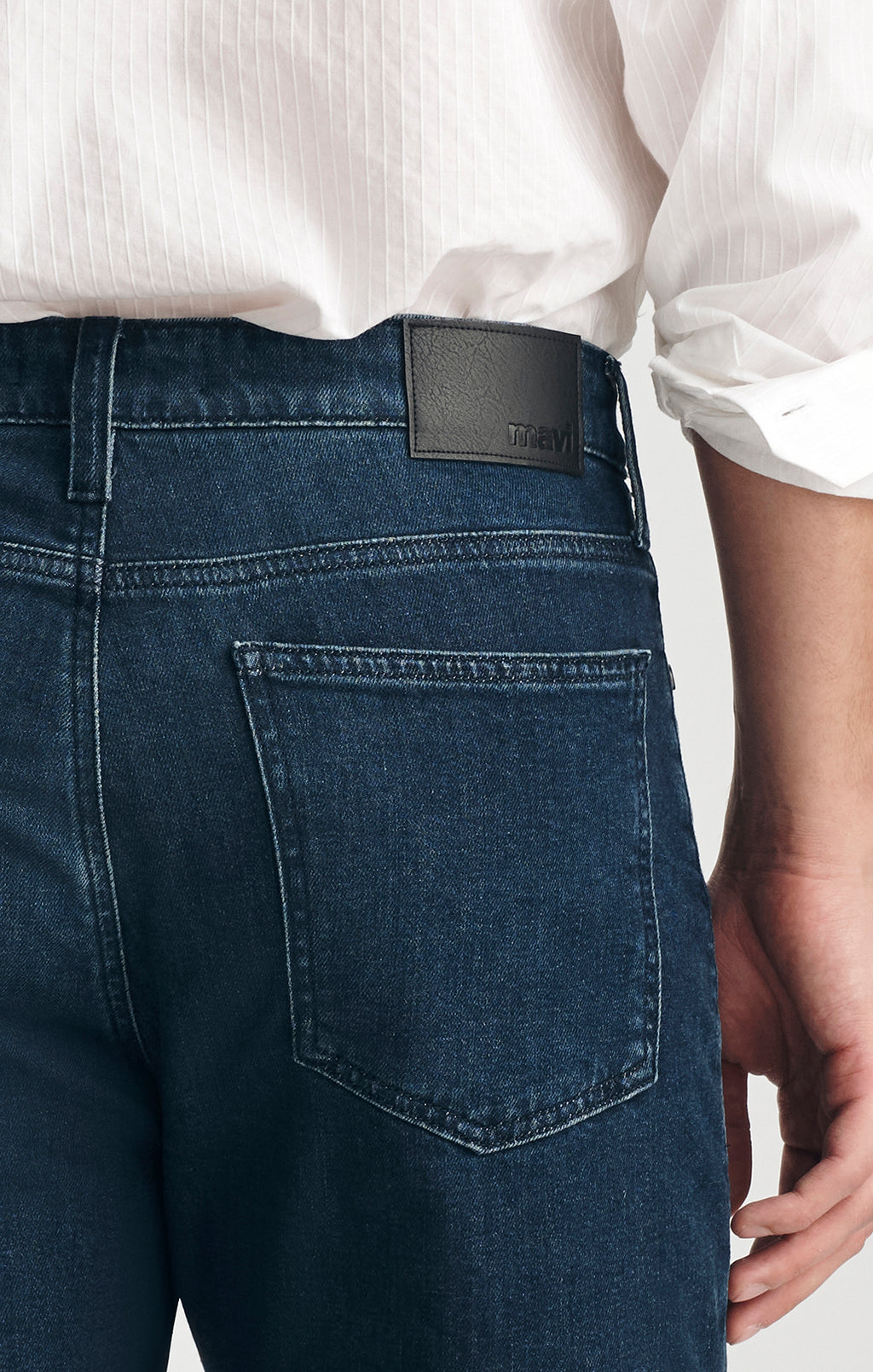 ZACH STRAIGHT LEG JEANS IN DEEP FEATHER - Mavi Jeans