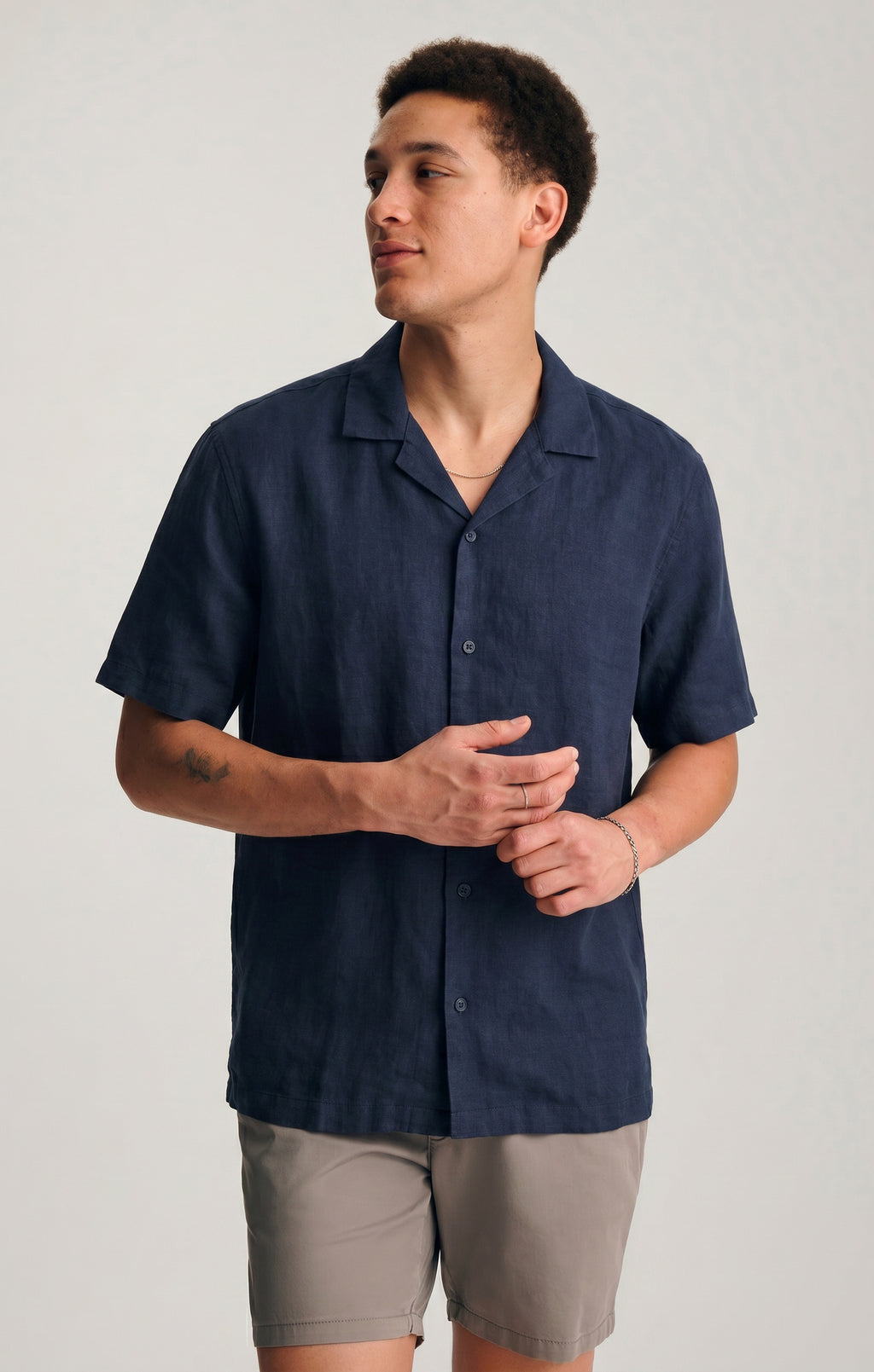 LINEN TWILL SHORT SLEEVE BUTTON-UP SHIRT IN SKY CAPTAIN