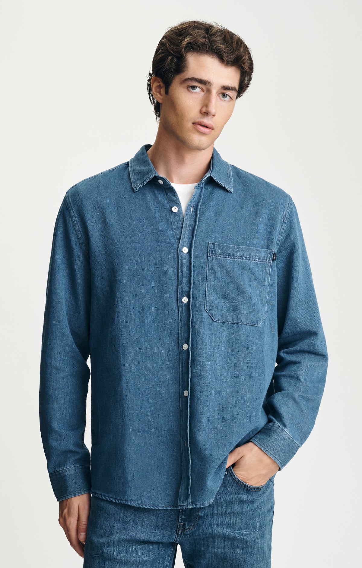 ONE POCKET BUTTON-UP SHIRT IN İNDIGO