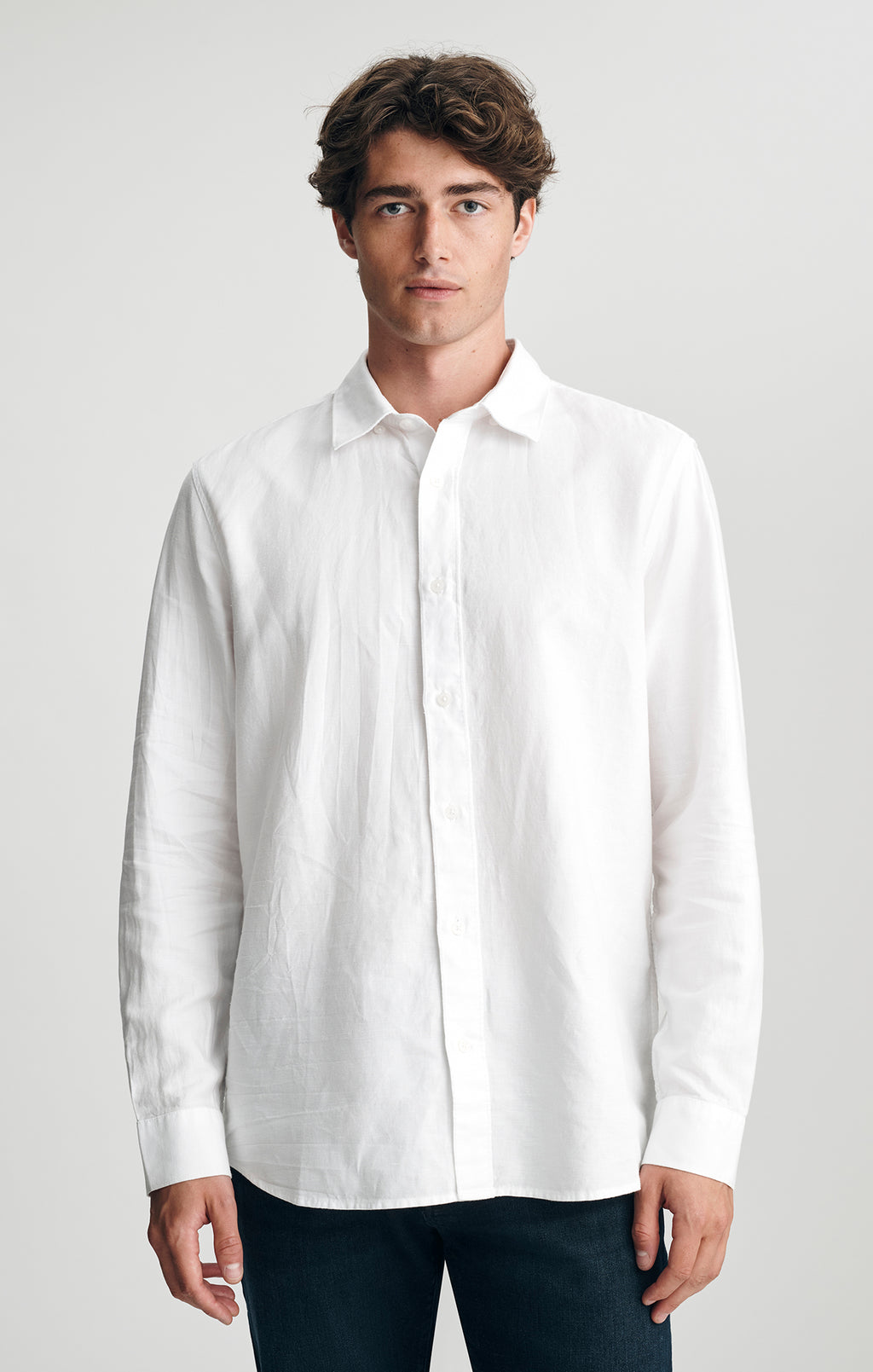 BUTTON-UP SHIRT IN WHITE