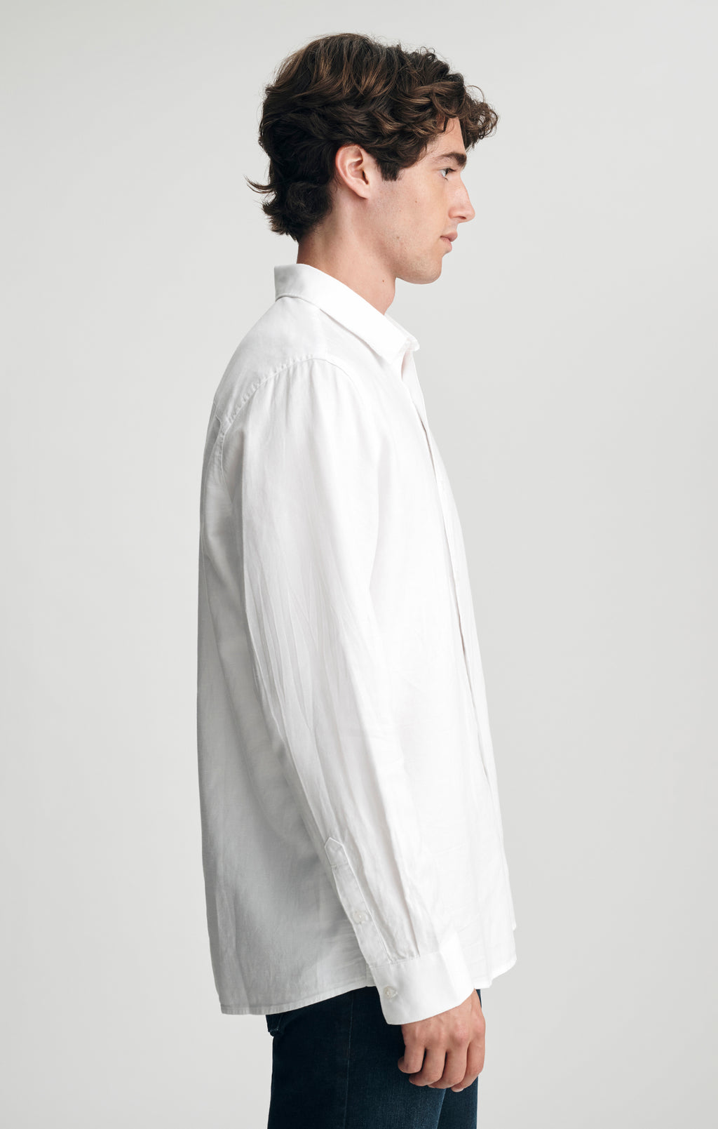 BUTTON-UP SHIRT IN WHITE