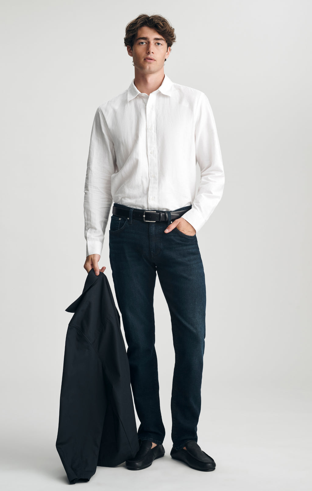 BUTTON-UP SHIRT IN WHITE