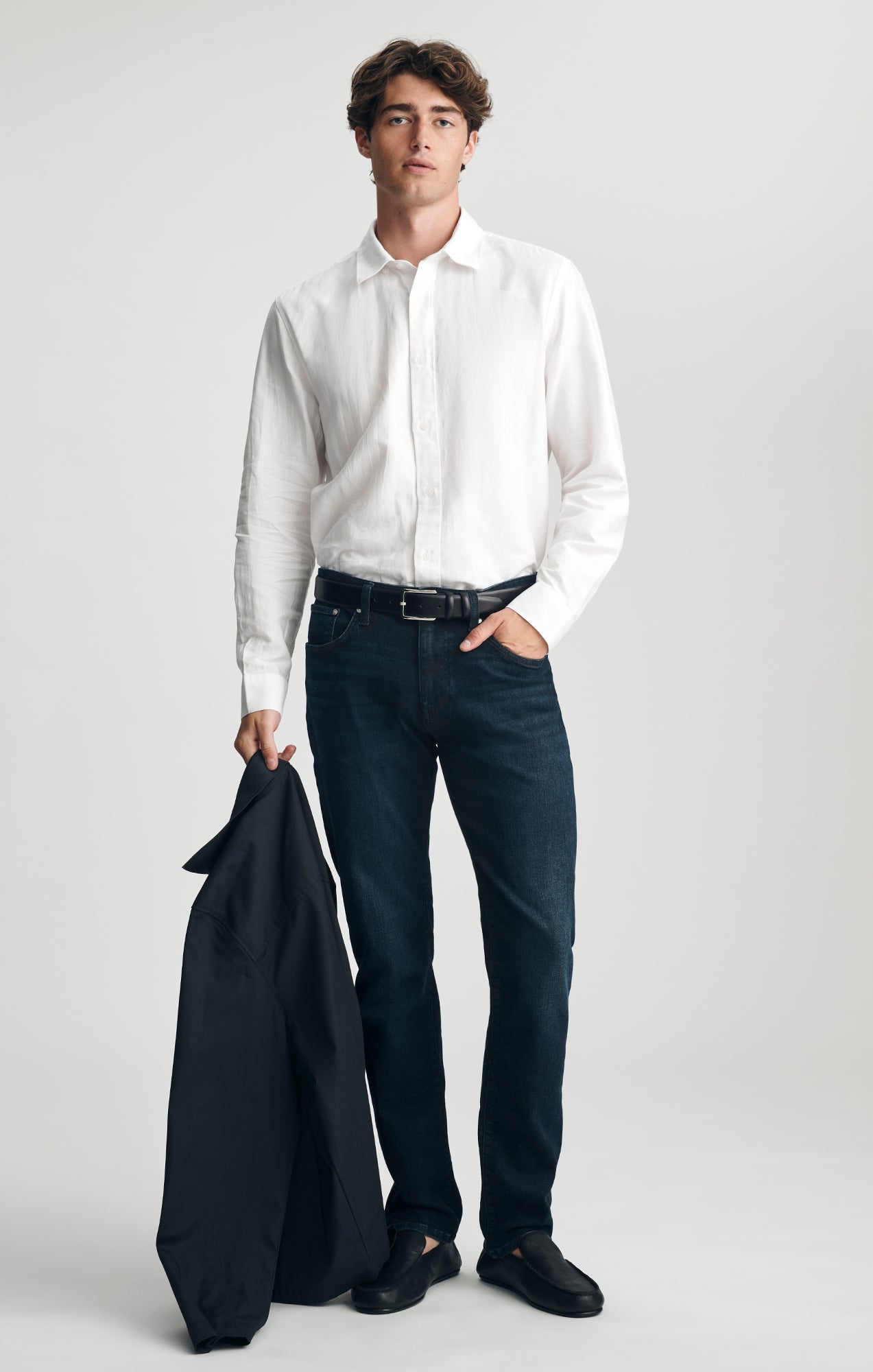 BUTTON-UP SHIRT IN WHITE