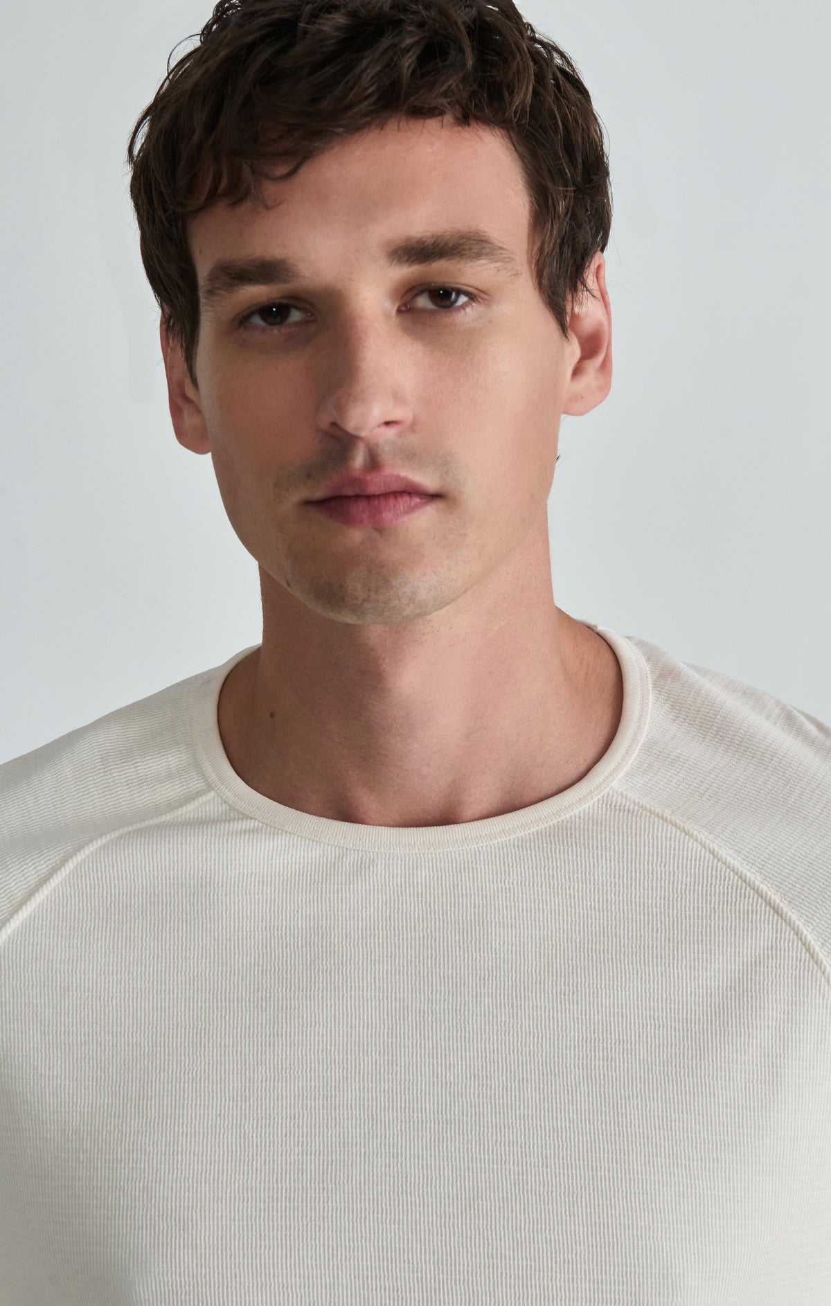 INTERLOCK RAGLAN LONG SLEEVE T-SHIRT IN EGRET - Mavi Jeans
