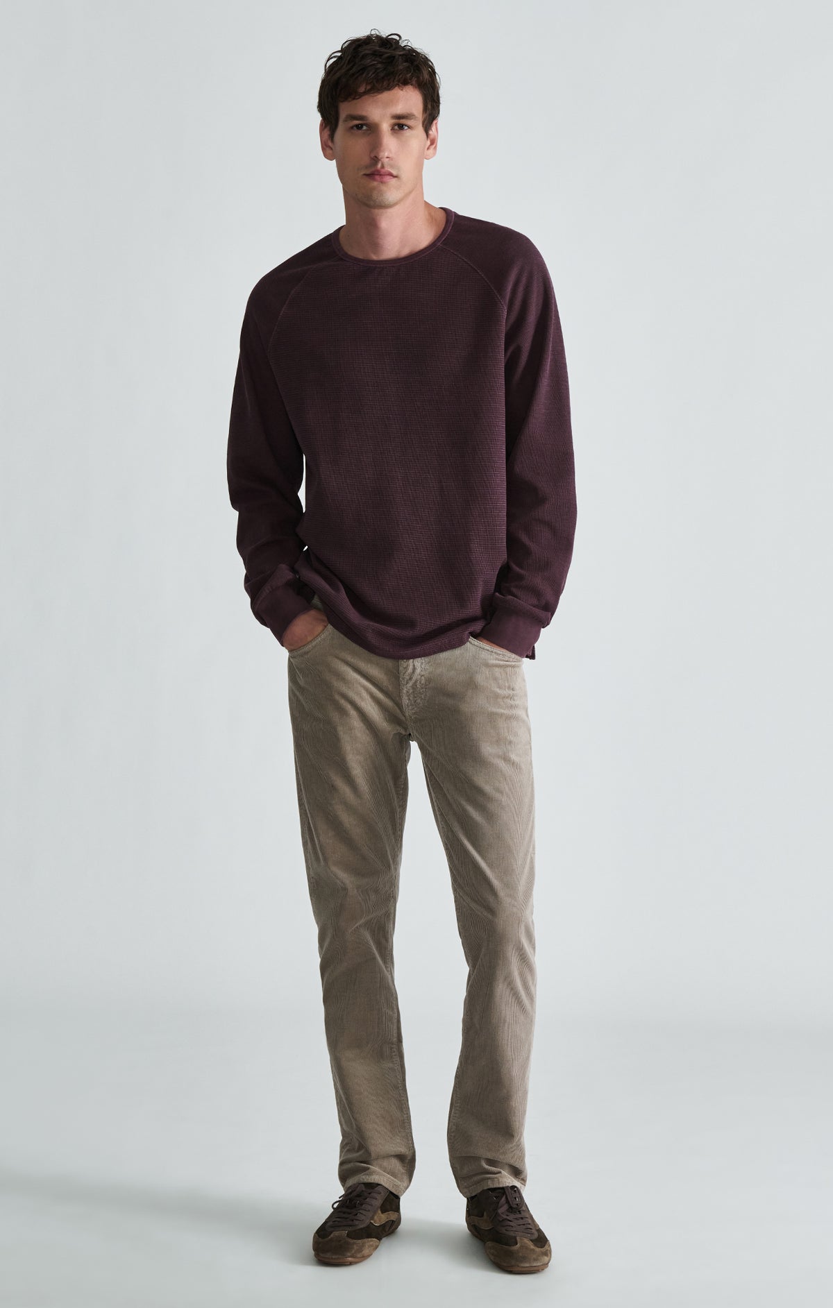INTERLOCK RAGLAN LONG SLEEVE T-SHIRT IN FUDGE - Mavi Jeans