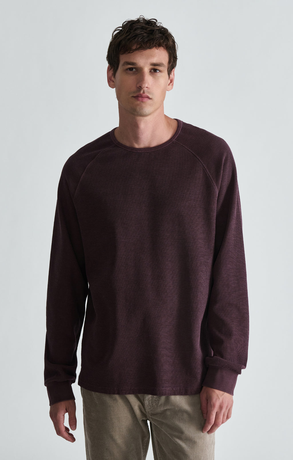 INTERLOCK RAGLAN LONG SLEEVE T-SHIRT IN FUDGE - Mavi Jeans