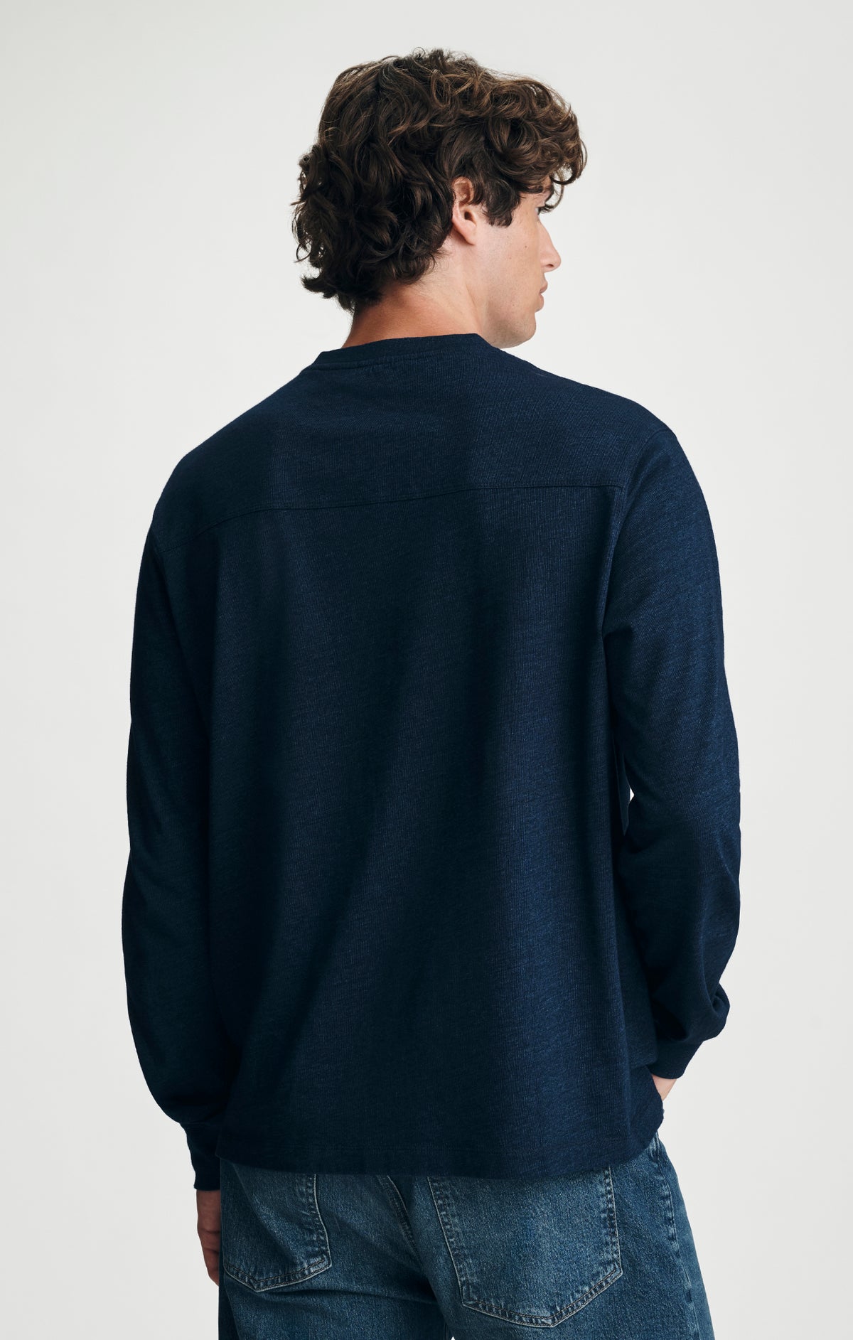LONG SLEEVE HENLEY T-SHIRT IN DARK INDIGO - Mavi Jeans
