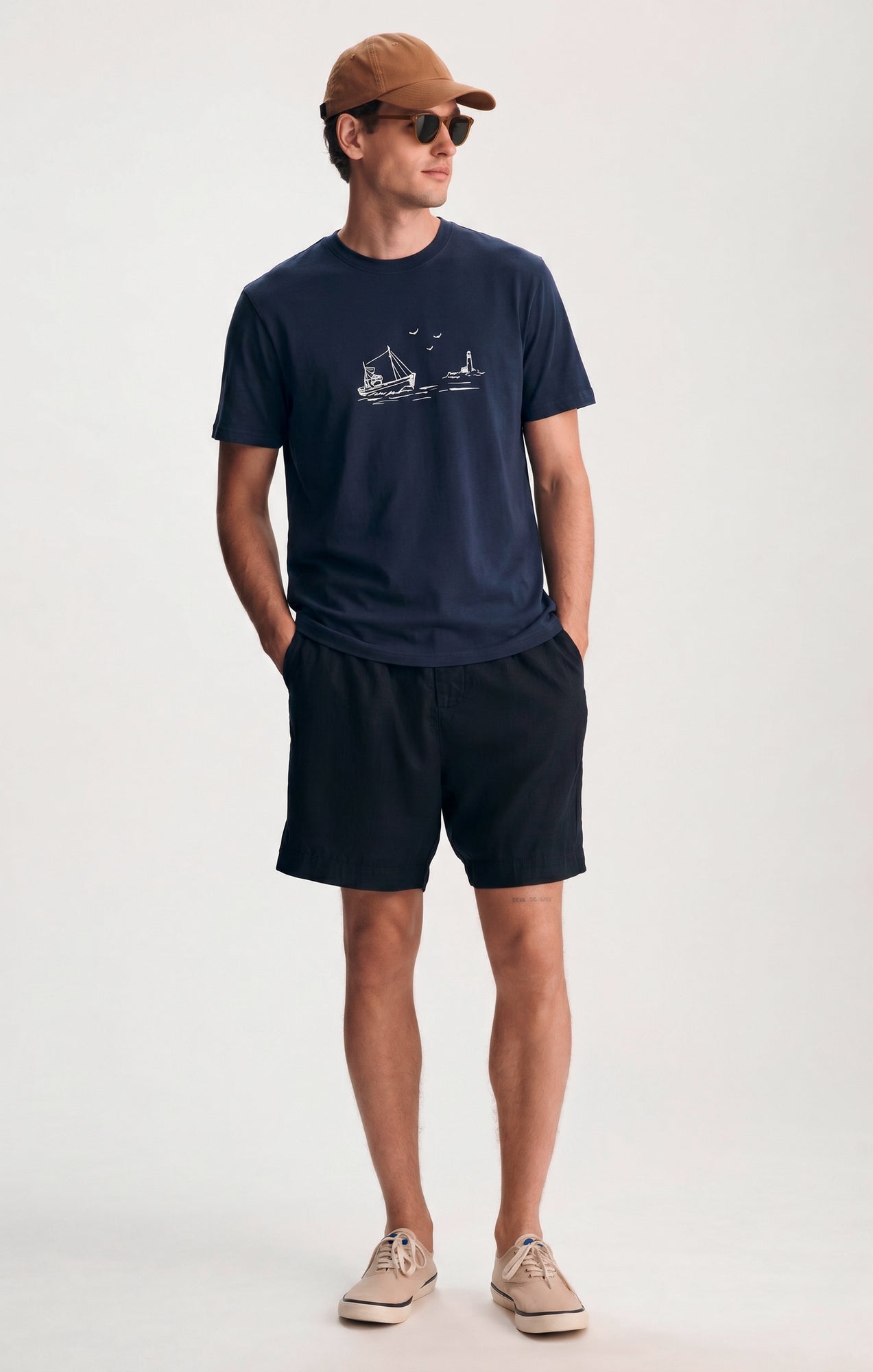 SAILBOAT GRAPHIC T-SHIRT IN BLACK IRIS - Mavi Jeans