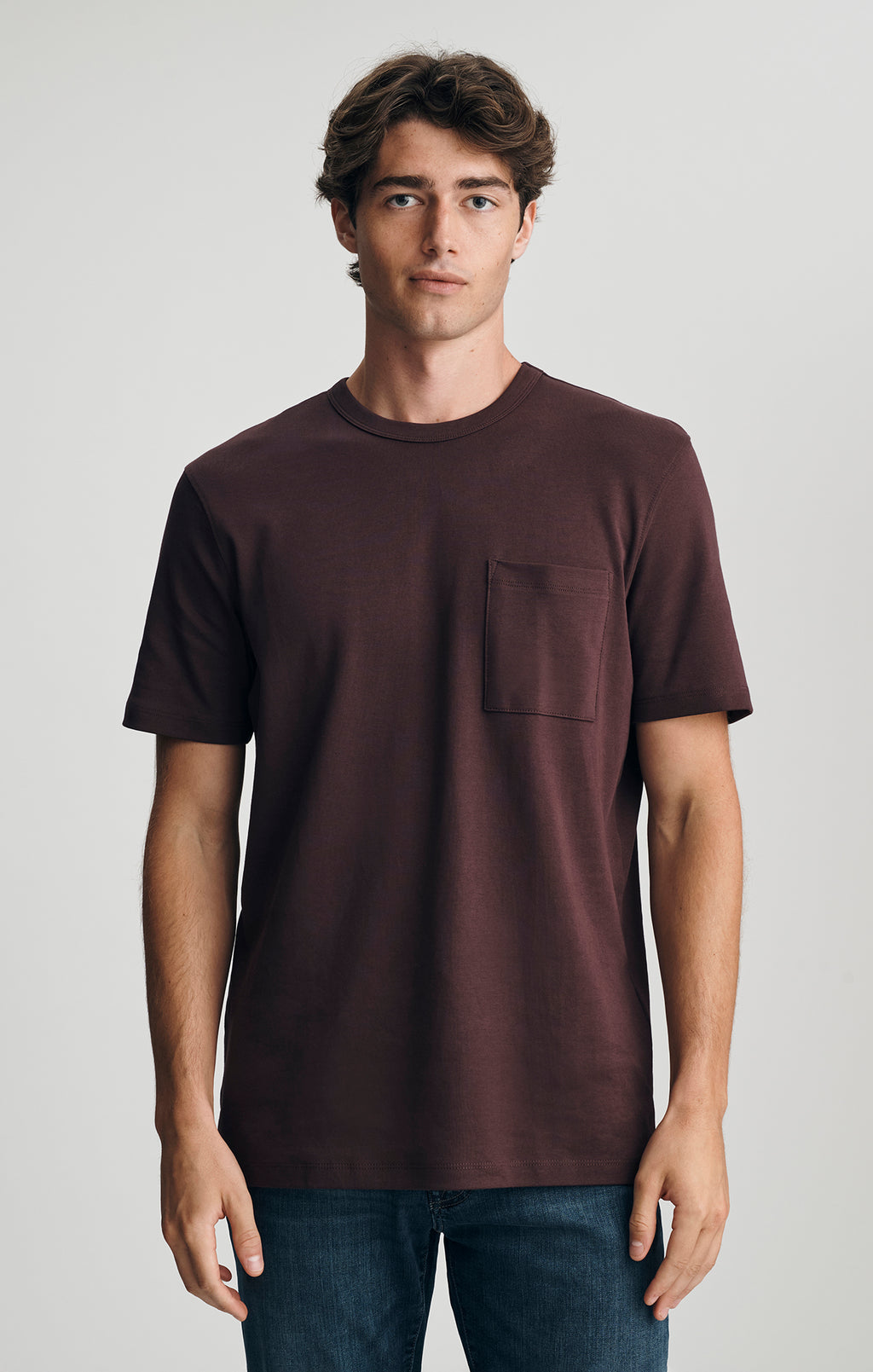POCKET CREW NECK T-SHIRT IN FUDGE