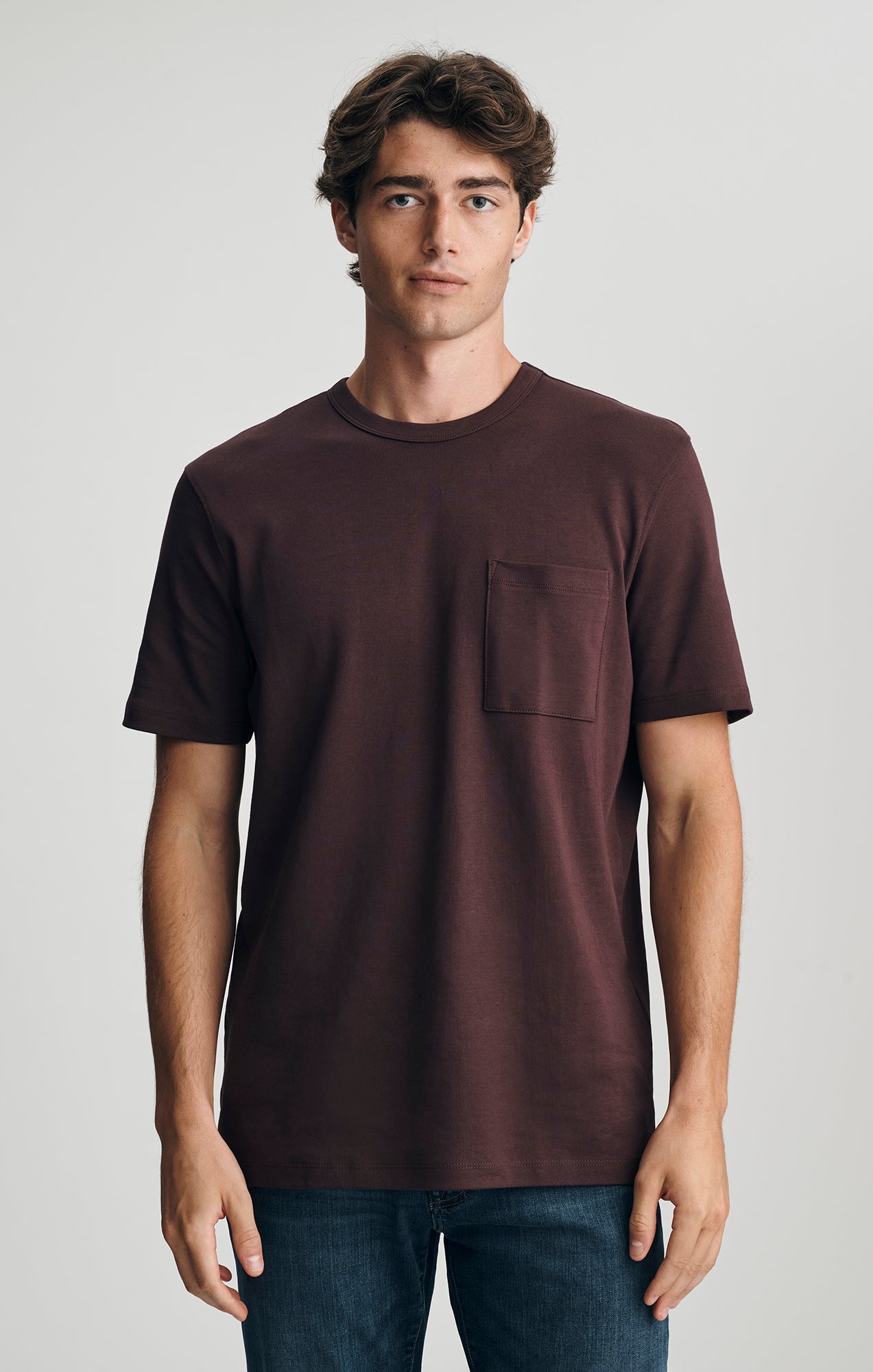 POCKET CREW NECK T-SHIRT IN FUDGE