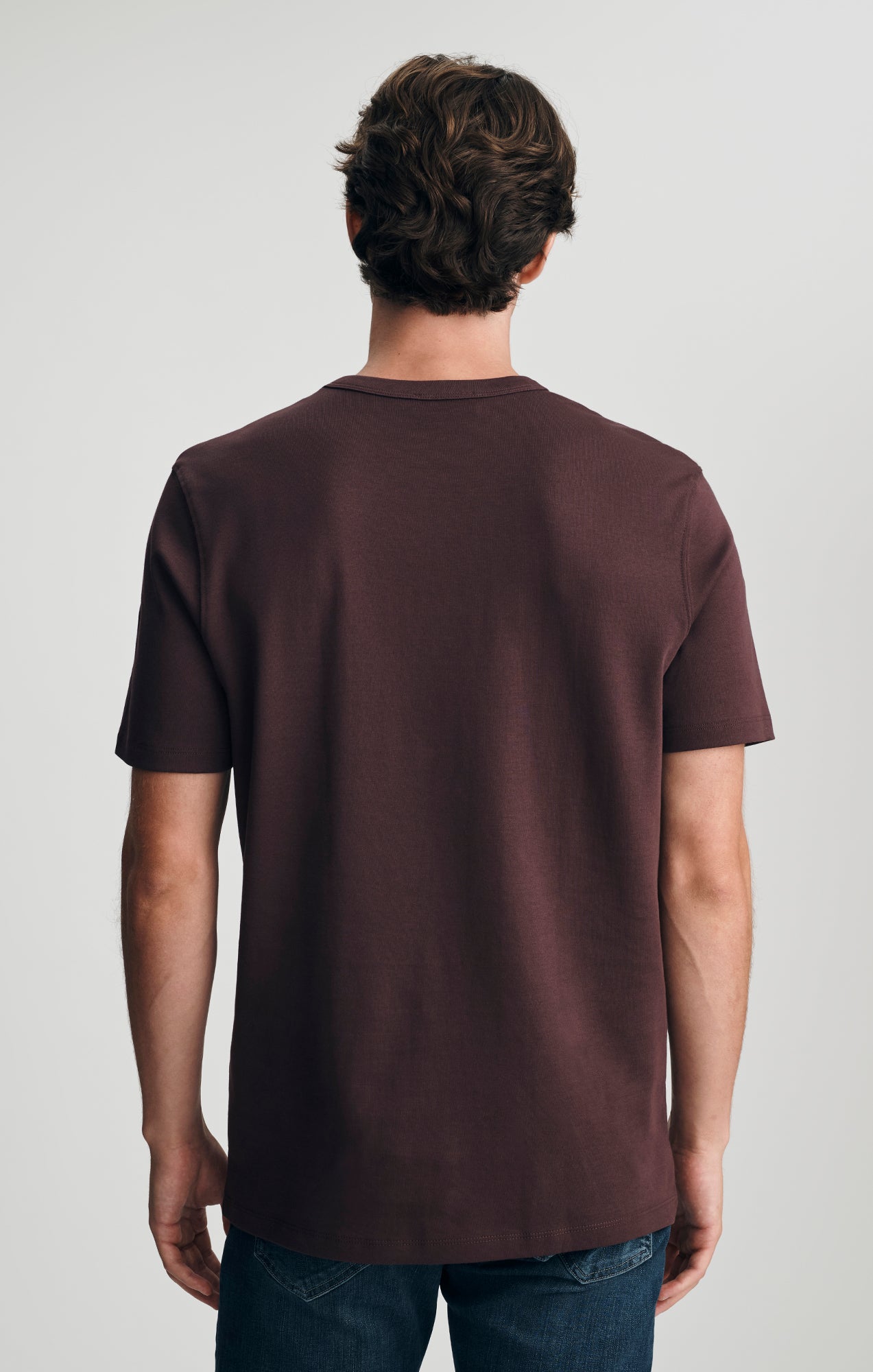 POCKET CREW NECK T-SHIRT IN FUDGE