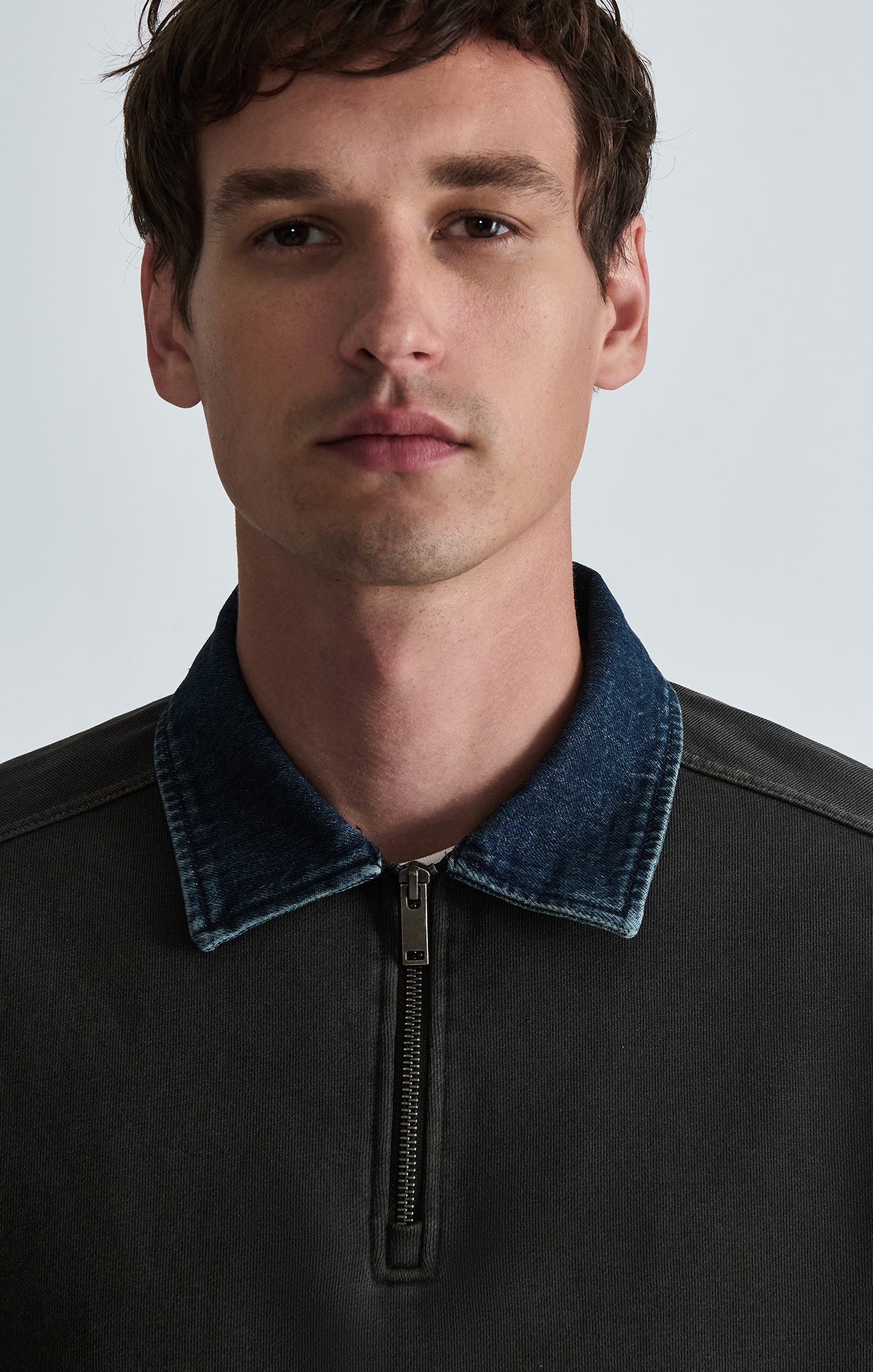 DENIM COLLAR QUARTER ZIP SWEATSHIRT IN AFTER DARK - Mavi Jeans