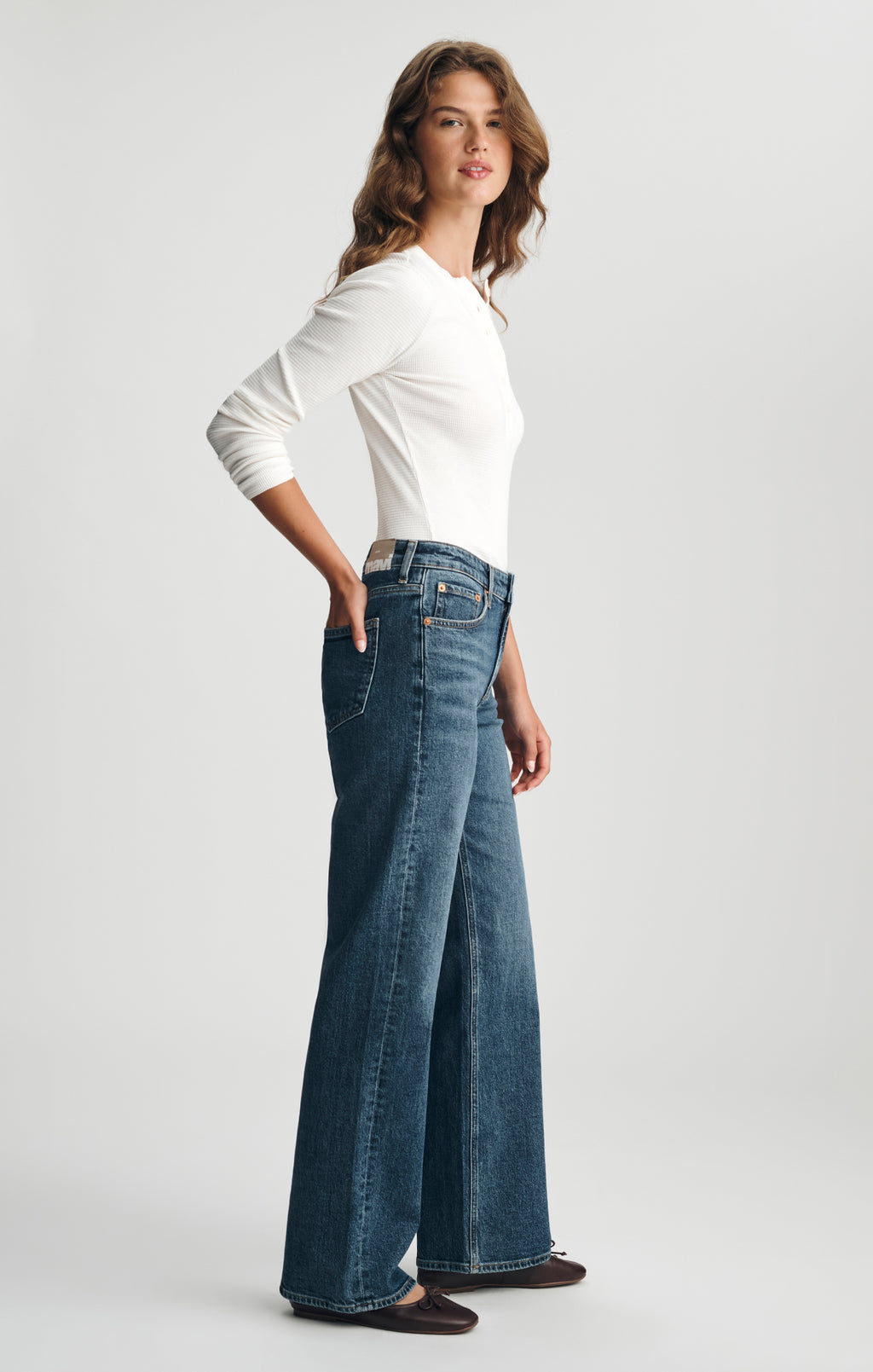 TAYLOR STRAIGHT LEG IN DARK BRUSHED CLASSIC BLUE - Mavi Jeans