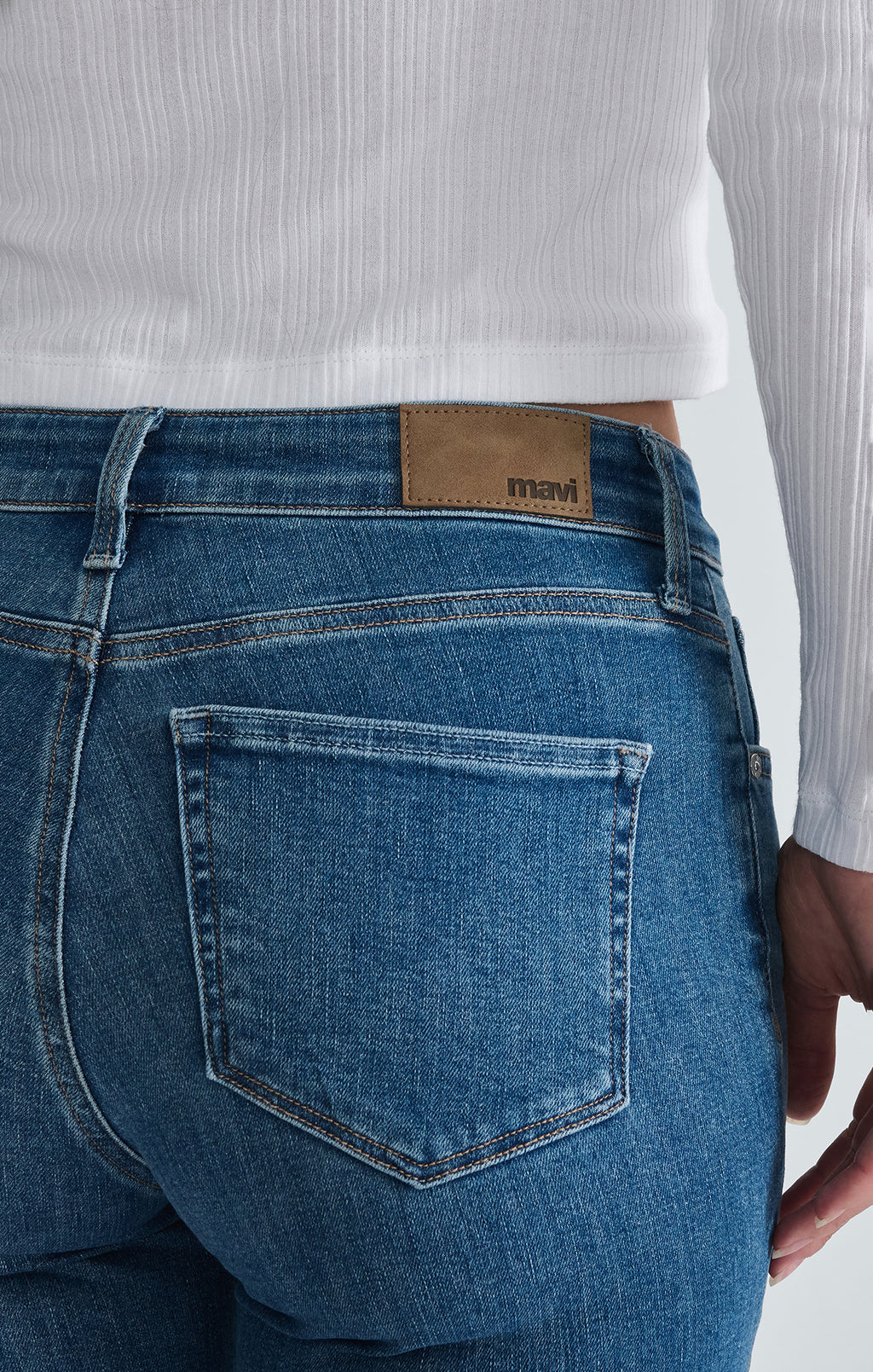 MOLLY BOOTCUT IN LIGHT BRUSHED FLEX BLUE - Mavi Jeans