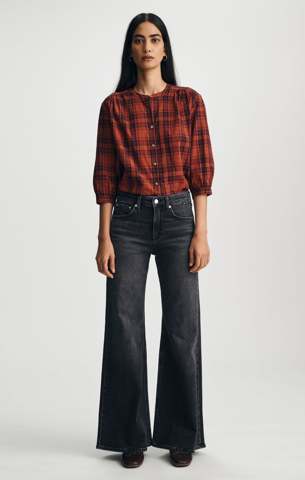 GRACE RELAXED FLARE IN SMOKE BRUSHED CLASSIC BLUE - Mavi Jeans