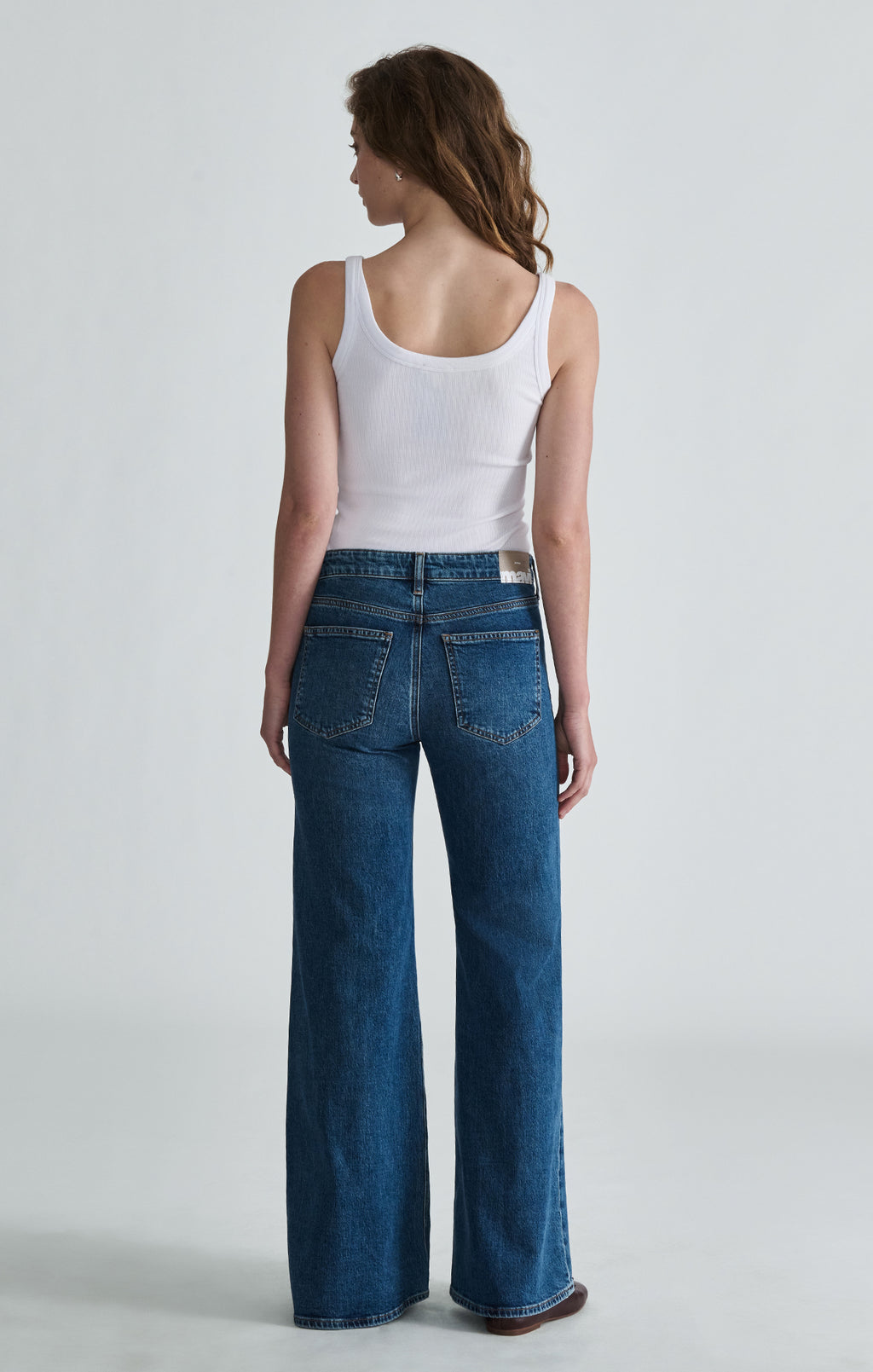GRACE RELAXED FLARE IN MID BRUSHED CLASSIC BLUE - Mavi Jeans