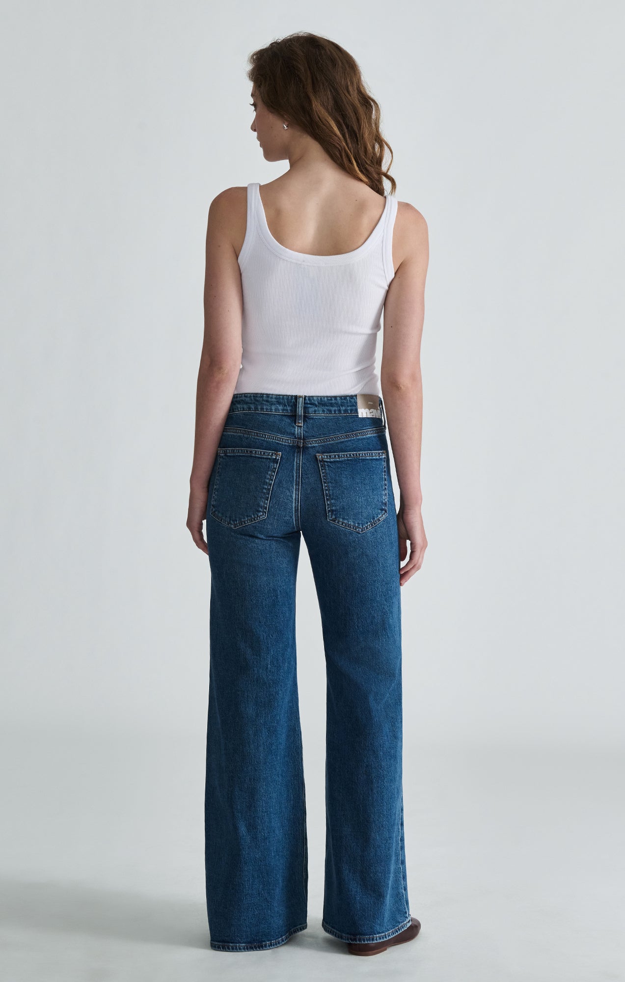 GRACE RELAXED FLARE IN MID BRUSHED CLASSIC BLUE - Mavi Jeans