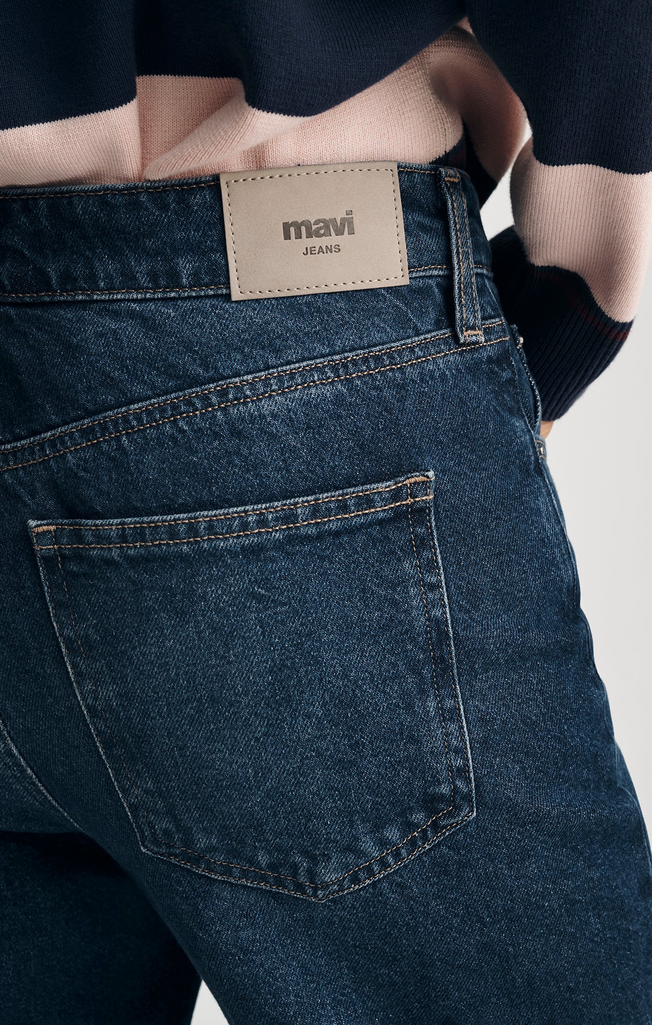 SOHO STRAIGHT LEG IN DARK BRUSHED CLASSIC DENIM - Mavi Jeans