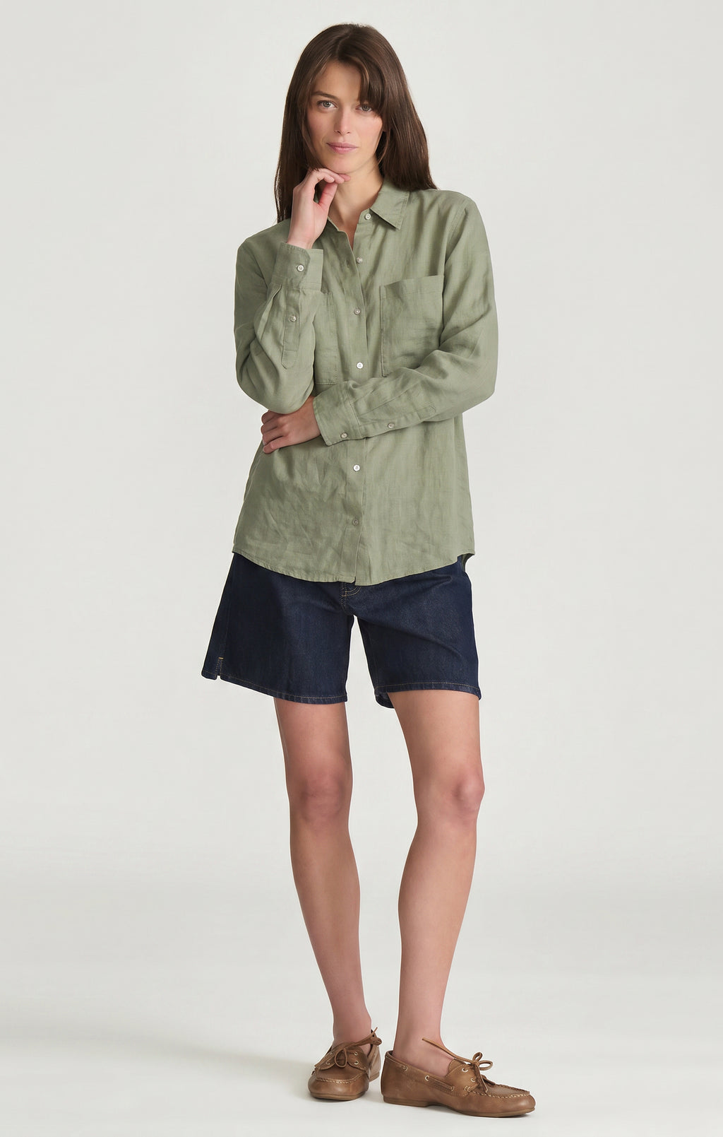 LINEN DOUBLE POCKET BUTTON-UP SHIRT IN SEA SPRAY