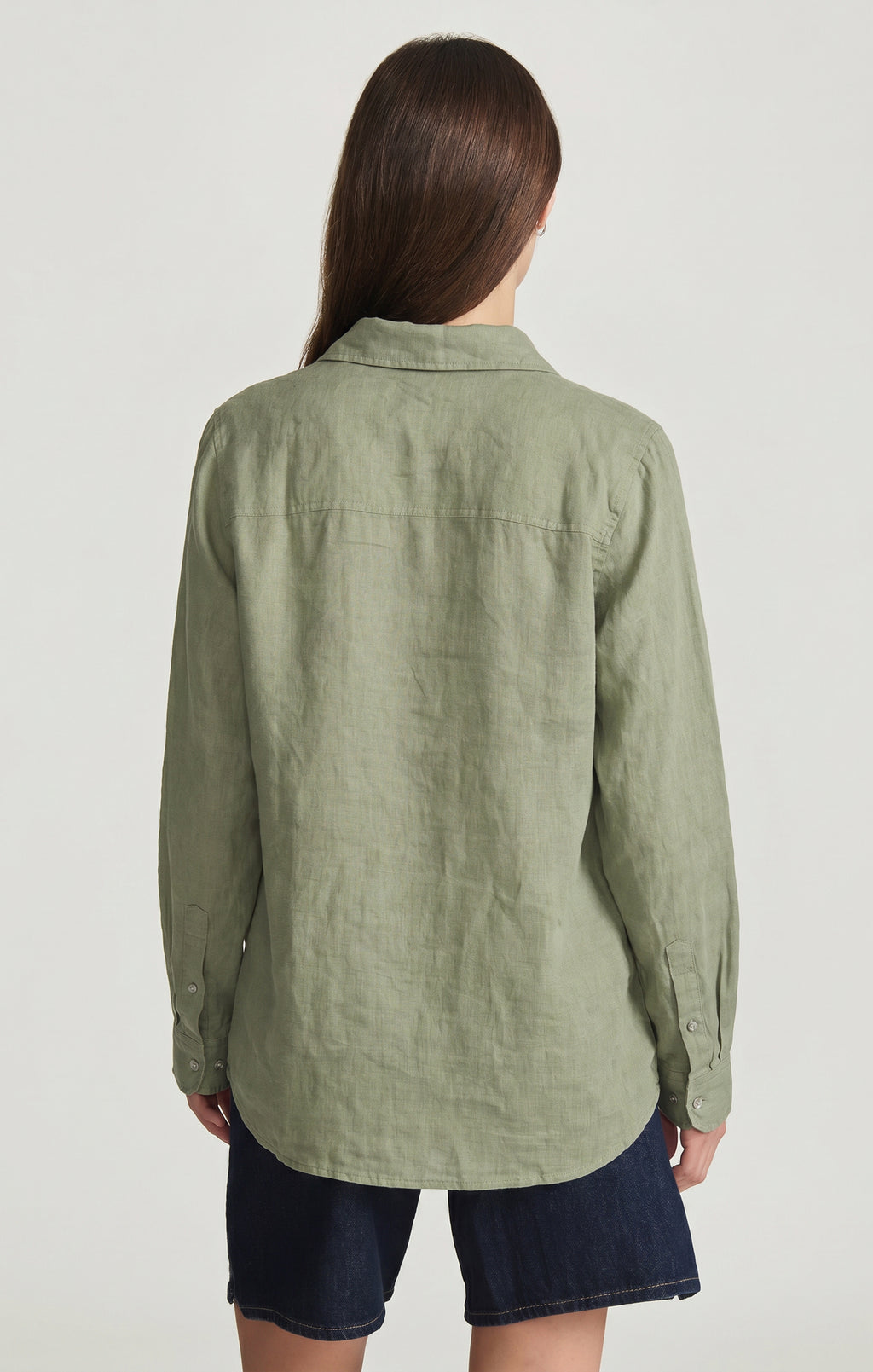 LINEN DOUBLE POCKET BUTTON-UP SHIRT IN SEA SPRAY