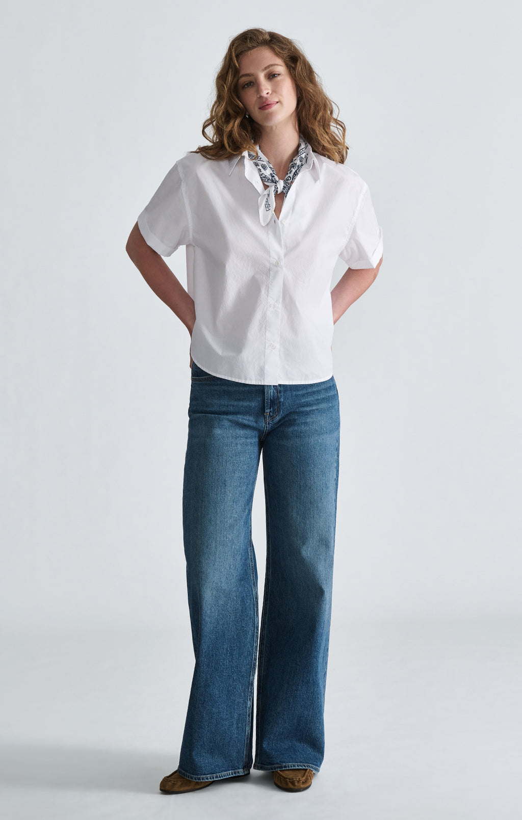 SHORT SLEEVE BUTTON-UP SHIRT IN WHITE