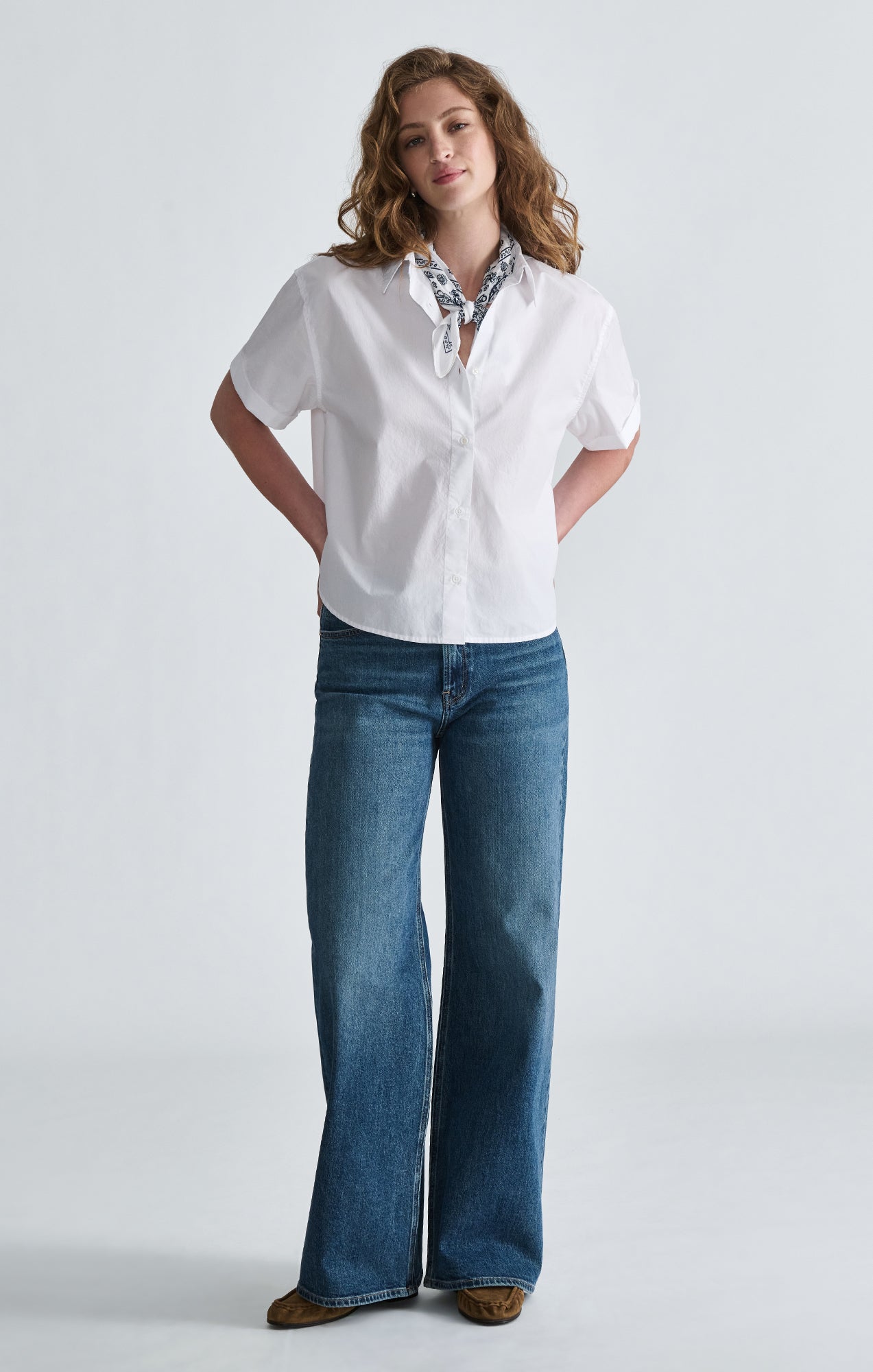 SHORT SLEEVE BUTTON-UP SHIRT IN WHITE