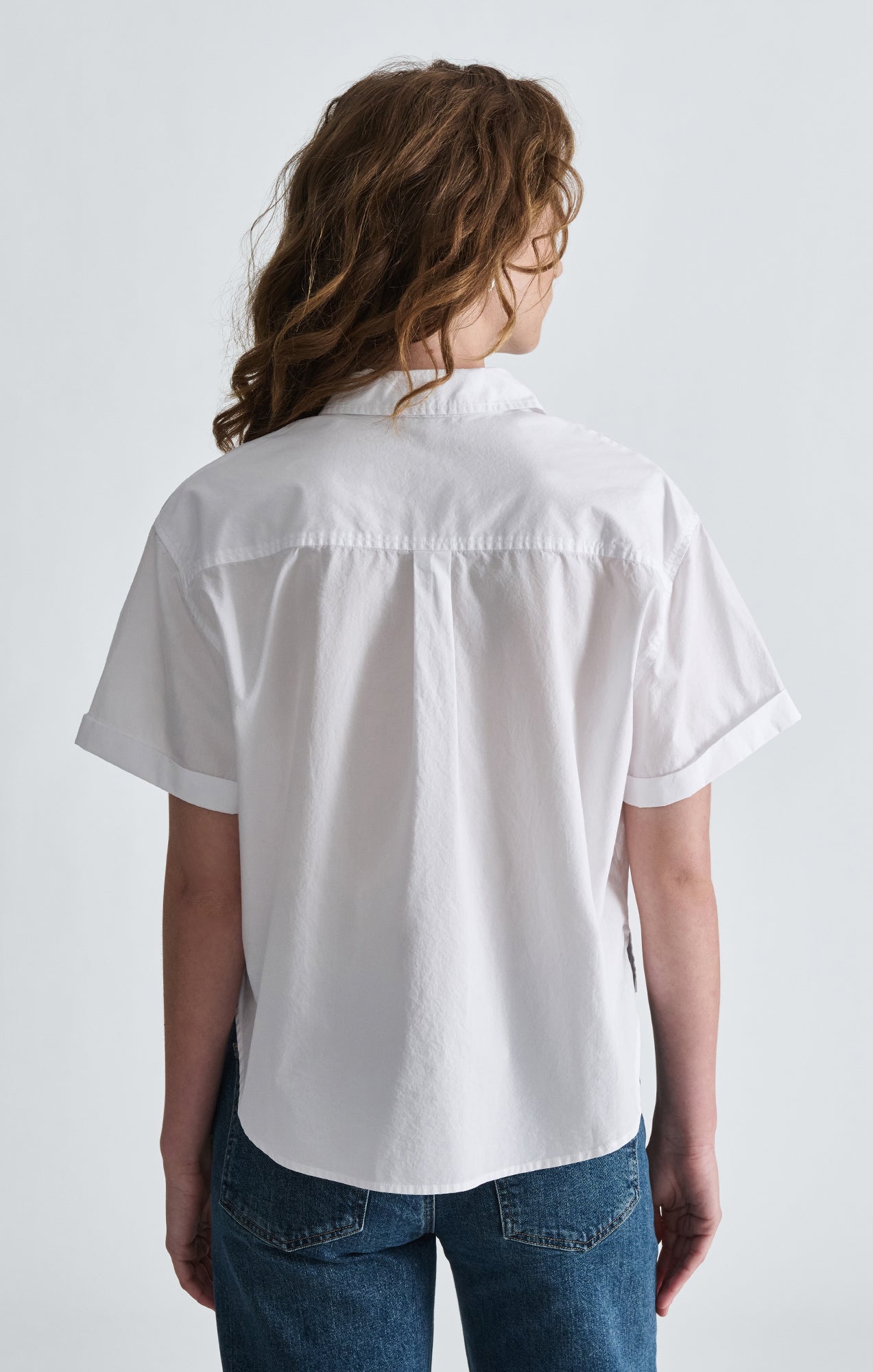 SHORT SLEEVE BUTTON-UP SHIRT IN WHITE