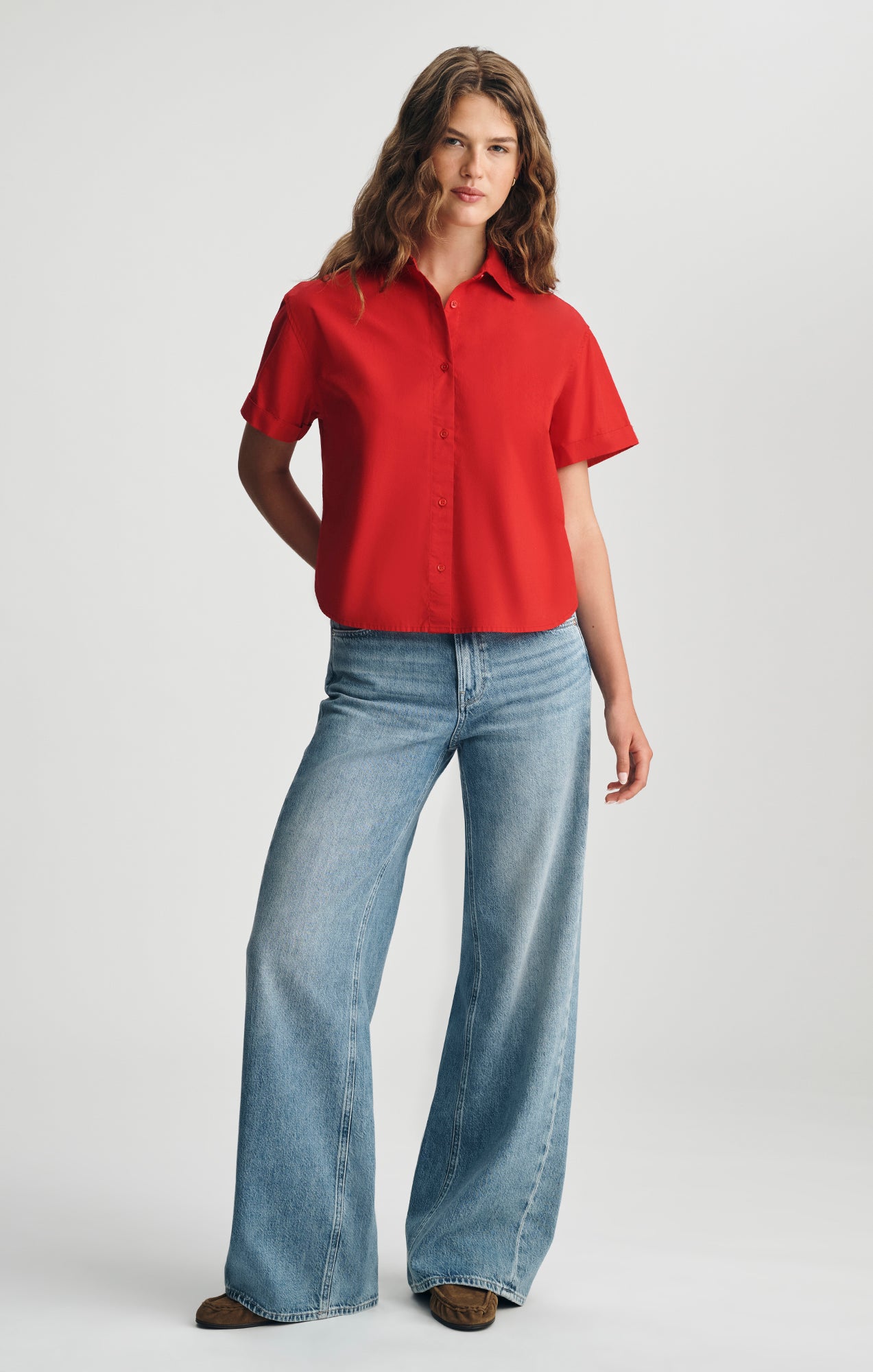 SHORT SLEEVE BUTTON-UP SHIRT IN EQUESTRIAN RED