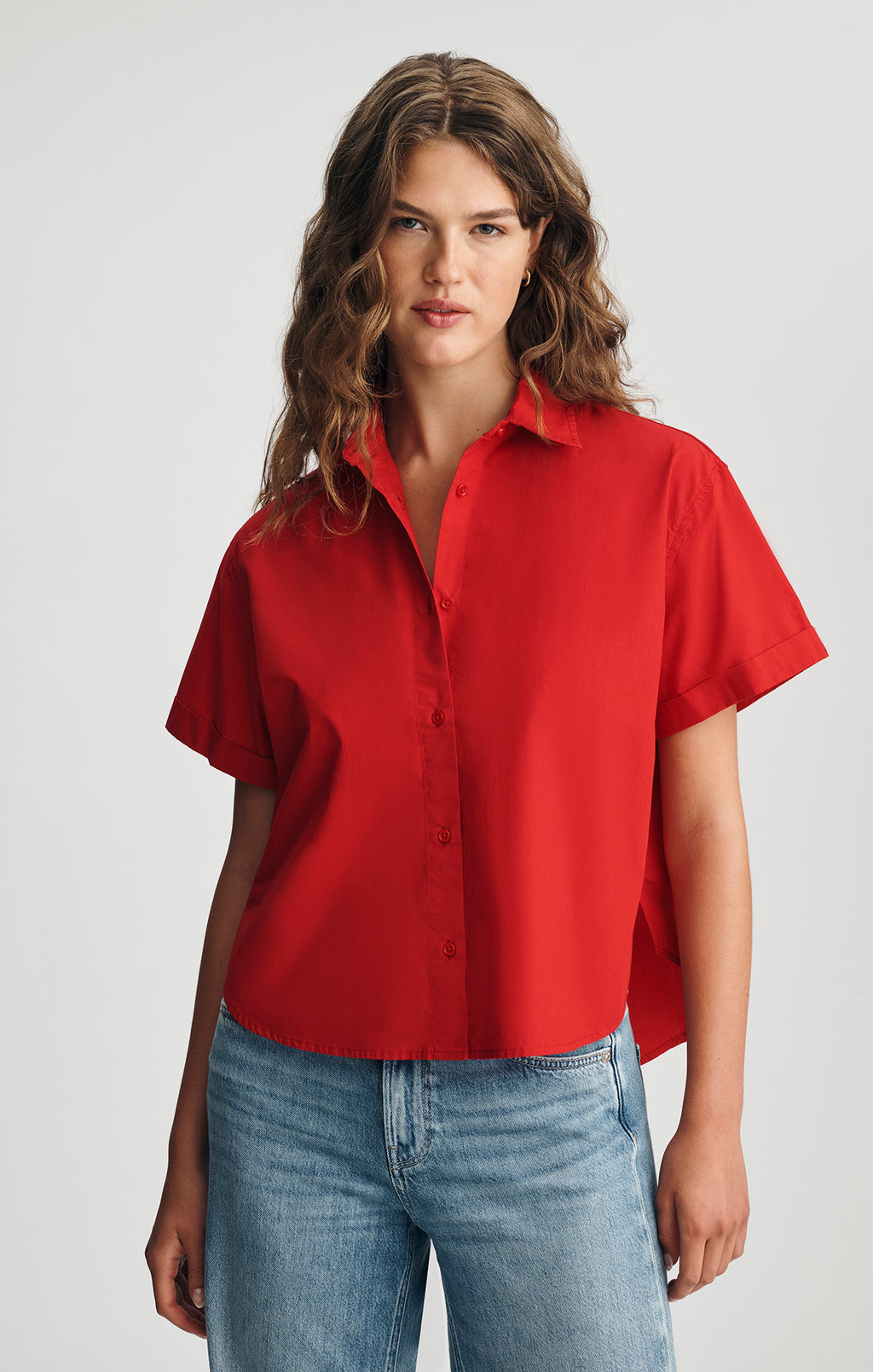 SHORT SLEEVE BUTTON-UP SHIRT IN EQUESTRIAN RED