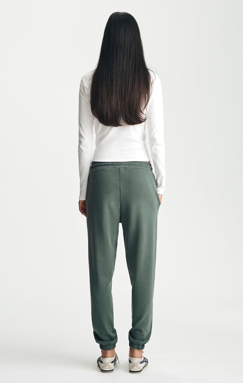 LUXE TOUCH TENCEL™ SWEATPANTS IN CLIMBING IVY - Mavi Jeans