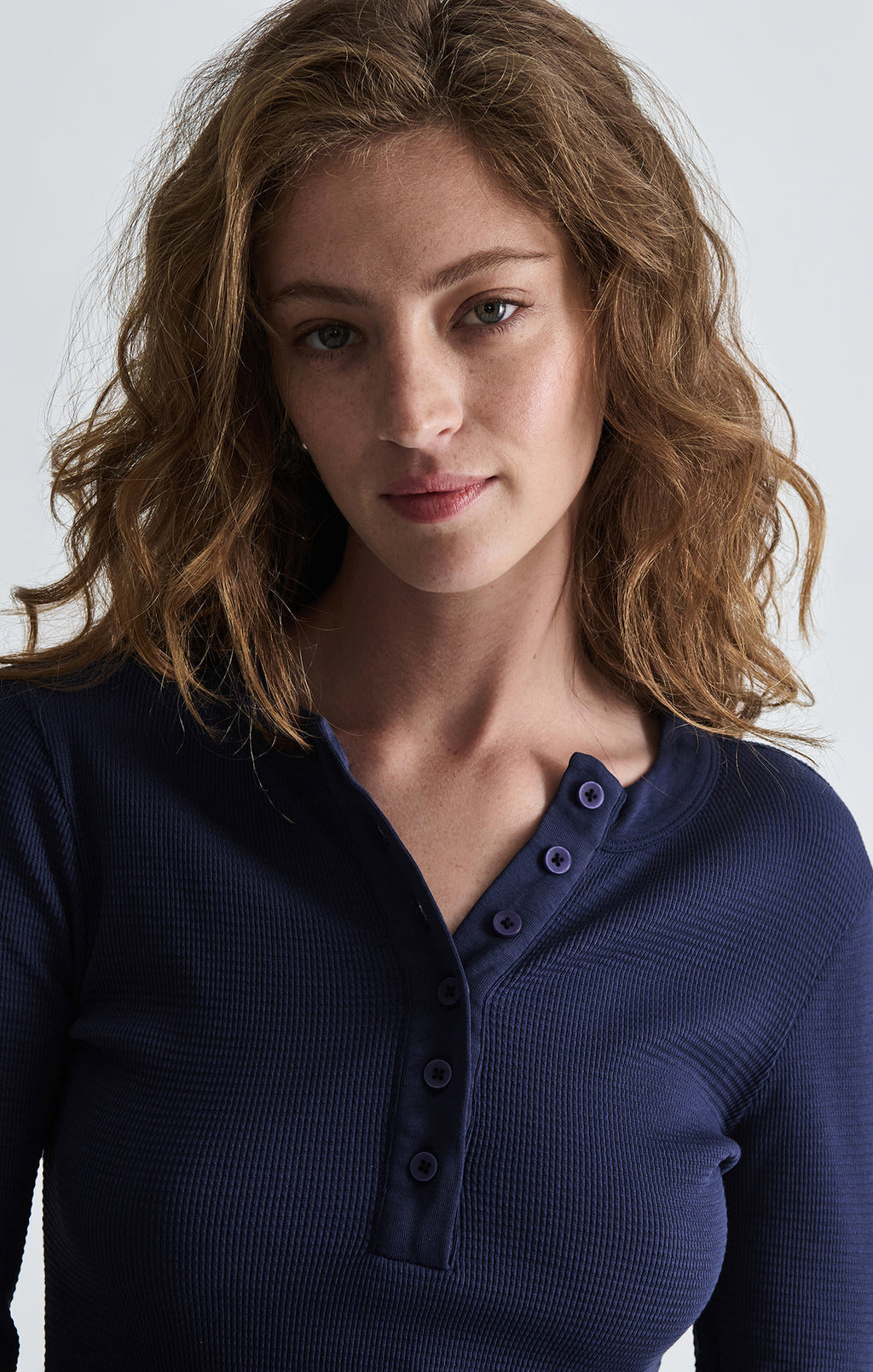 WAFFLE KNIT LONG SLEEVE HENLEY T-SHIRT IN NAVAL ACADEMY - Mavi Jeans