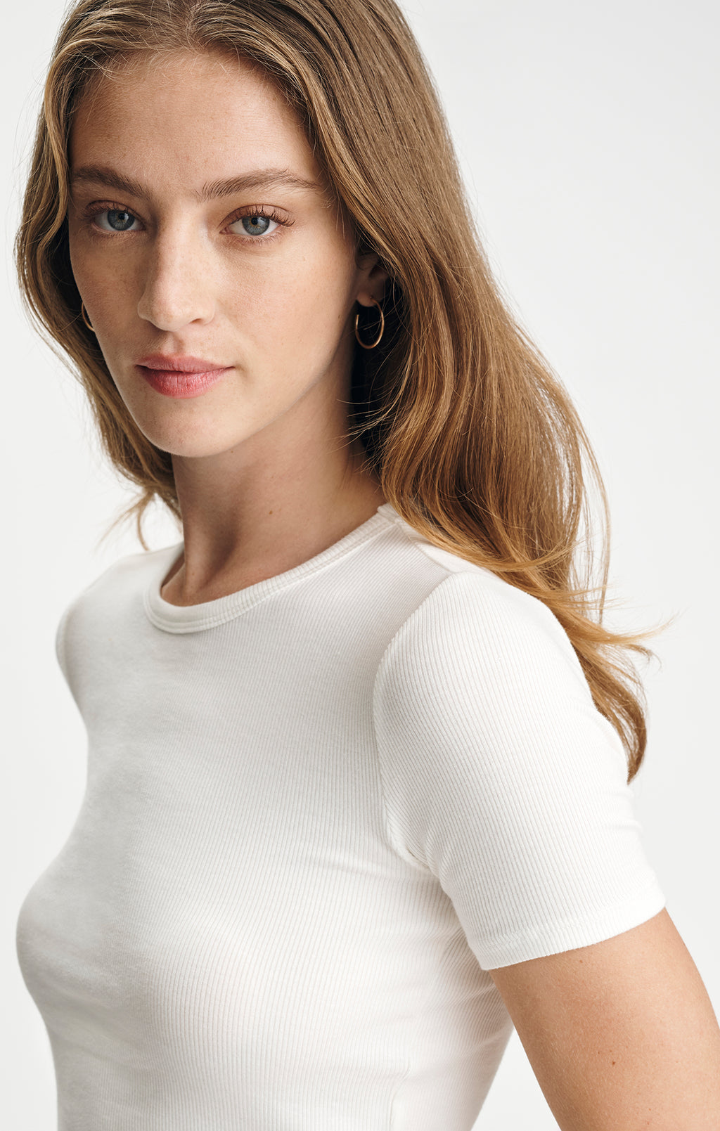 RIBBED CREW NECK T-SHIRT IN WHITE ALYSSUM - Mavi Jeans