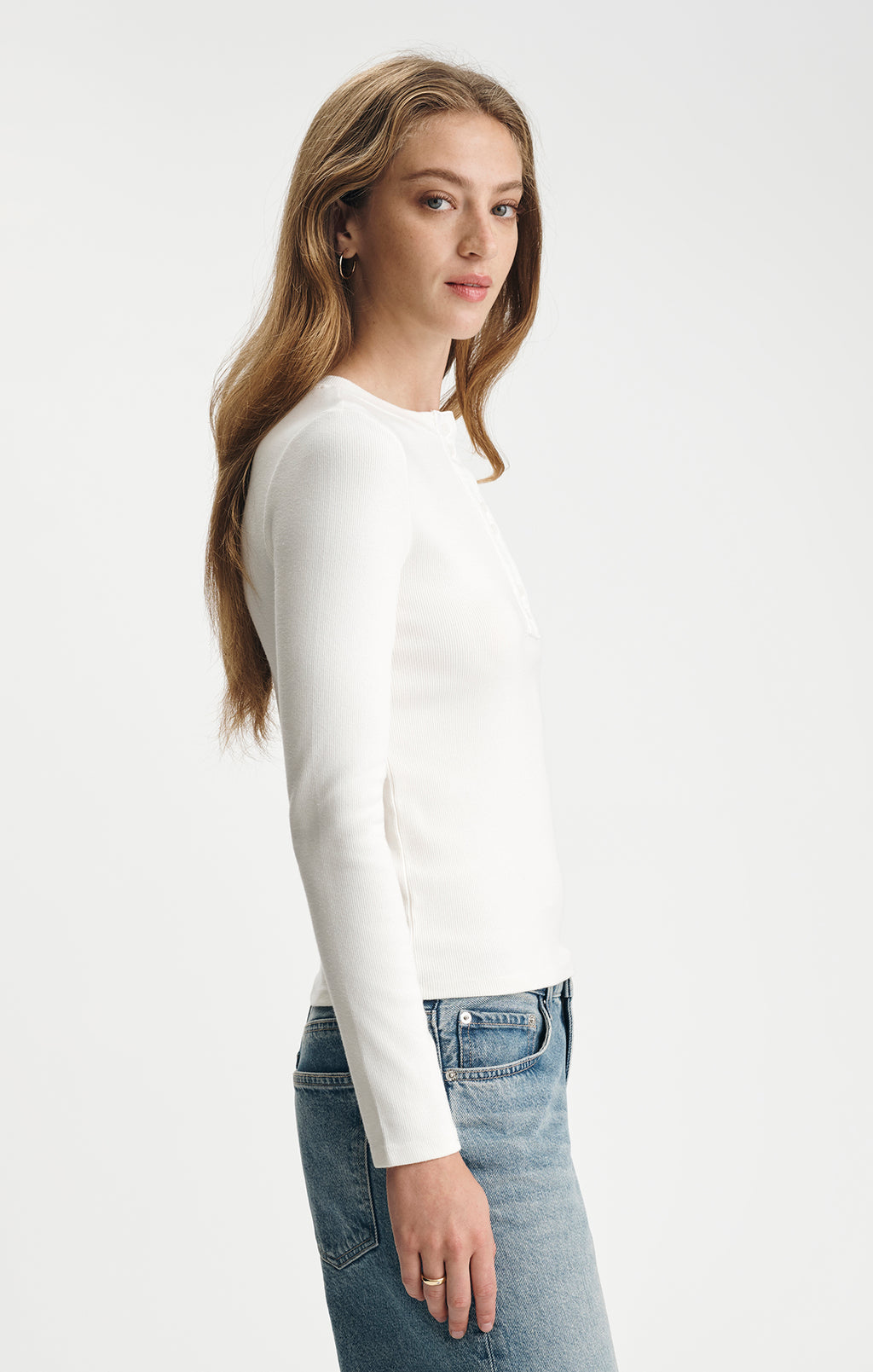 RIBBED LONG SLEEVE HENLEY T-SHIRT IN ANTIQUE WHITE - Mavi Jeans