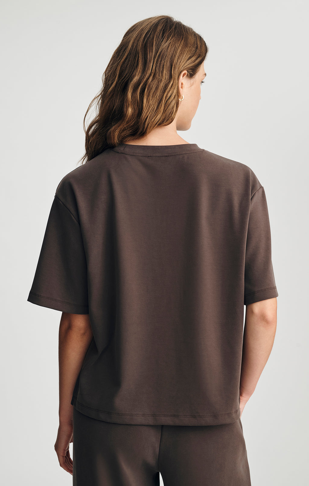 LUXE TOUCH TENCEL™ CREW NECK T-SHIRT IN COFFEE BEAN - Mavi Jeans