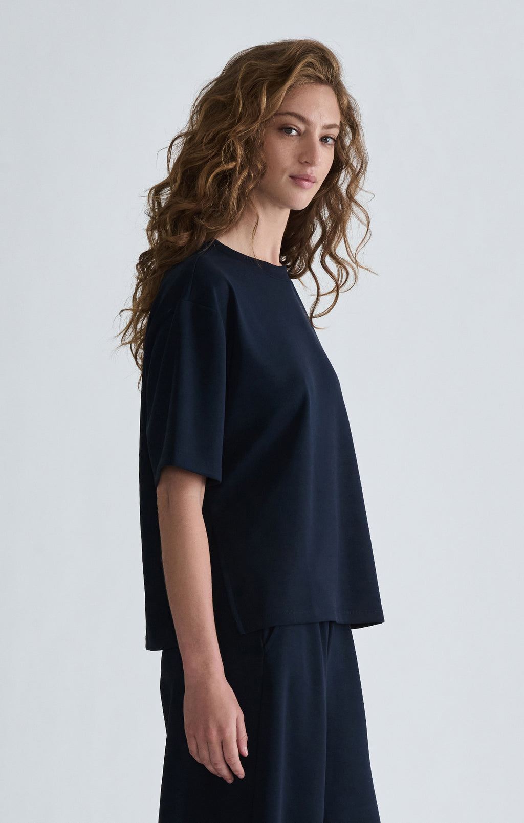 LUXE TOUCH TENCEL™ CREW NECK T-SHIRT IN MEDIEVAL BLUE - Mavi Jeans