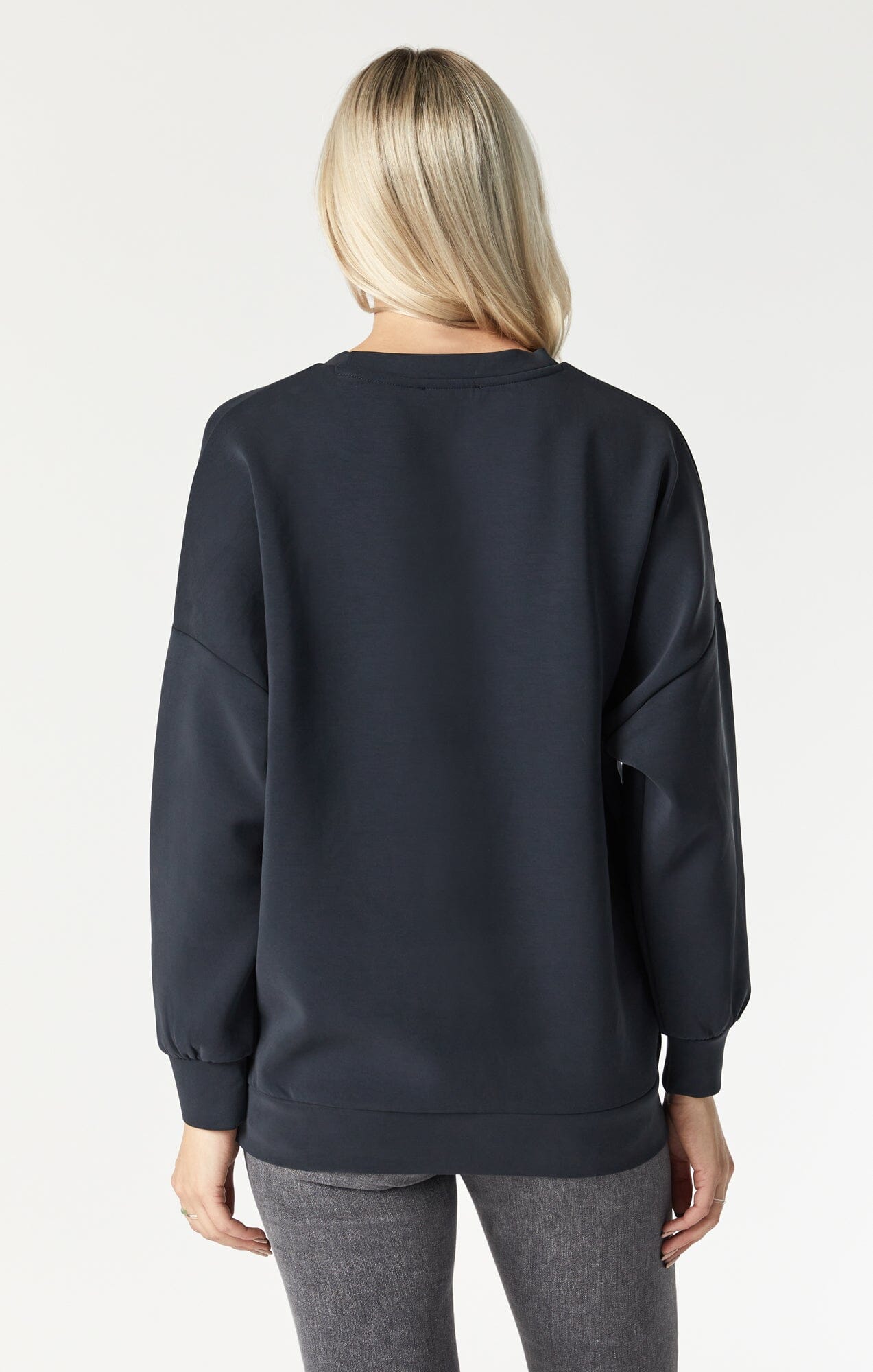 LUXE TOUCH TENCEL™ SWEATSHIRT IN BLACK - Mavi Jeans